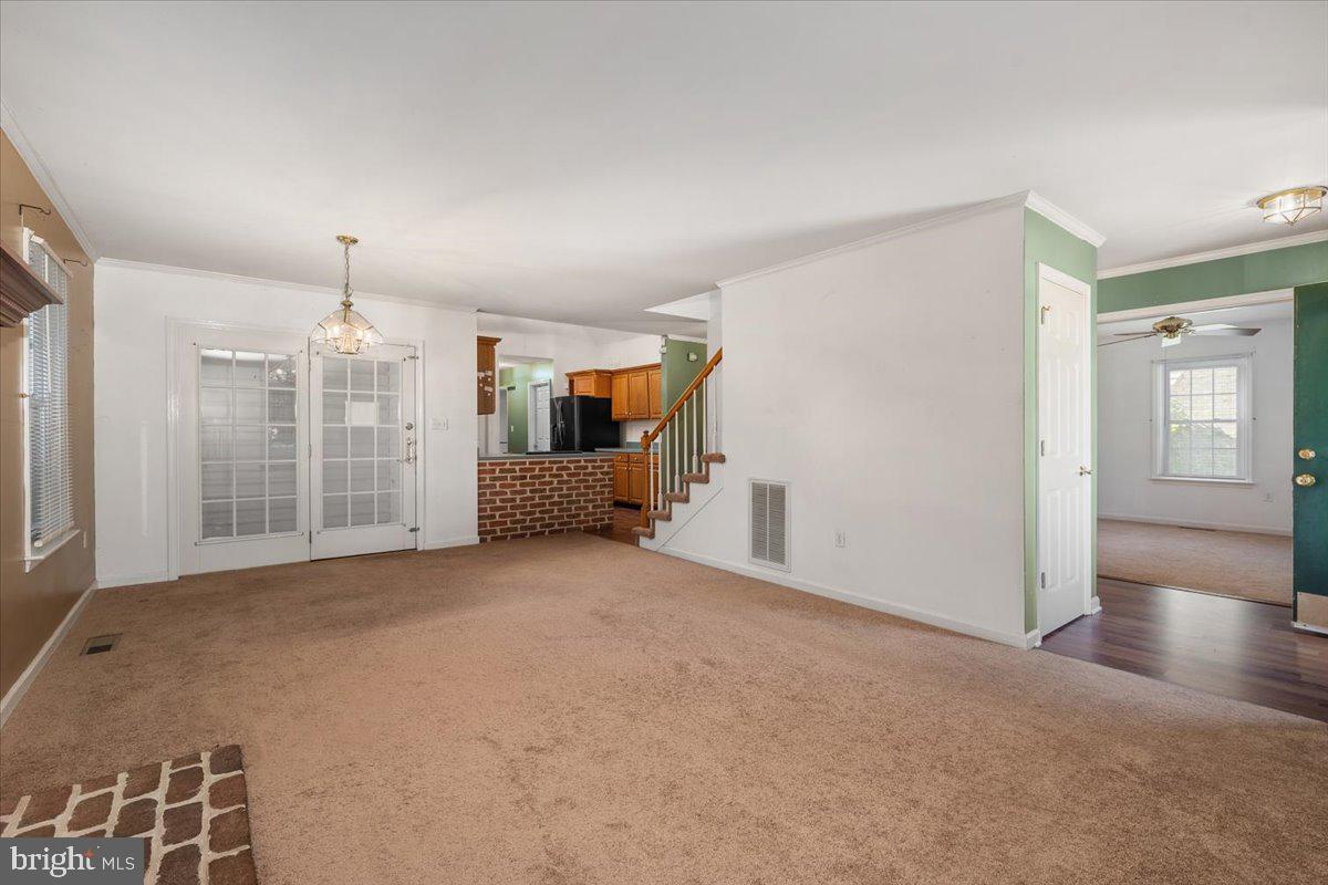 GRANBYS COVE - Residential