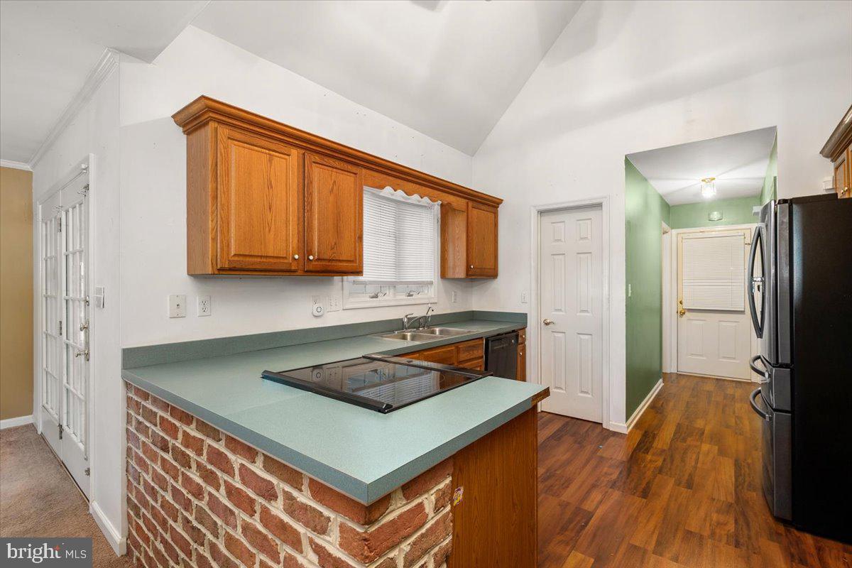 GRANBYS COVE - Residential