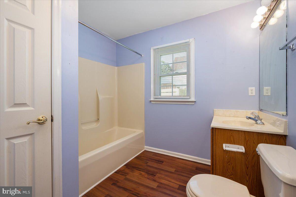 GRANBYS COVE - Residential