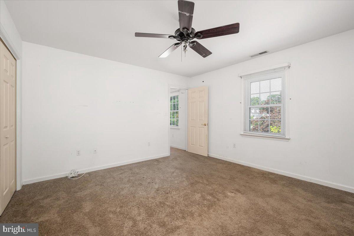 GRANBYS COVE - Residential