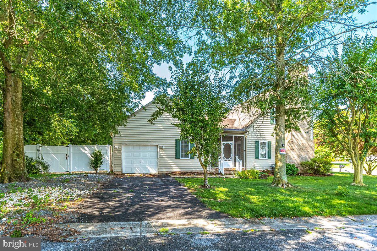 GRANBYS COVE - Residential