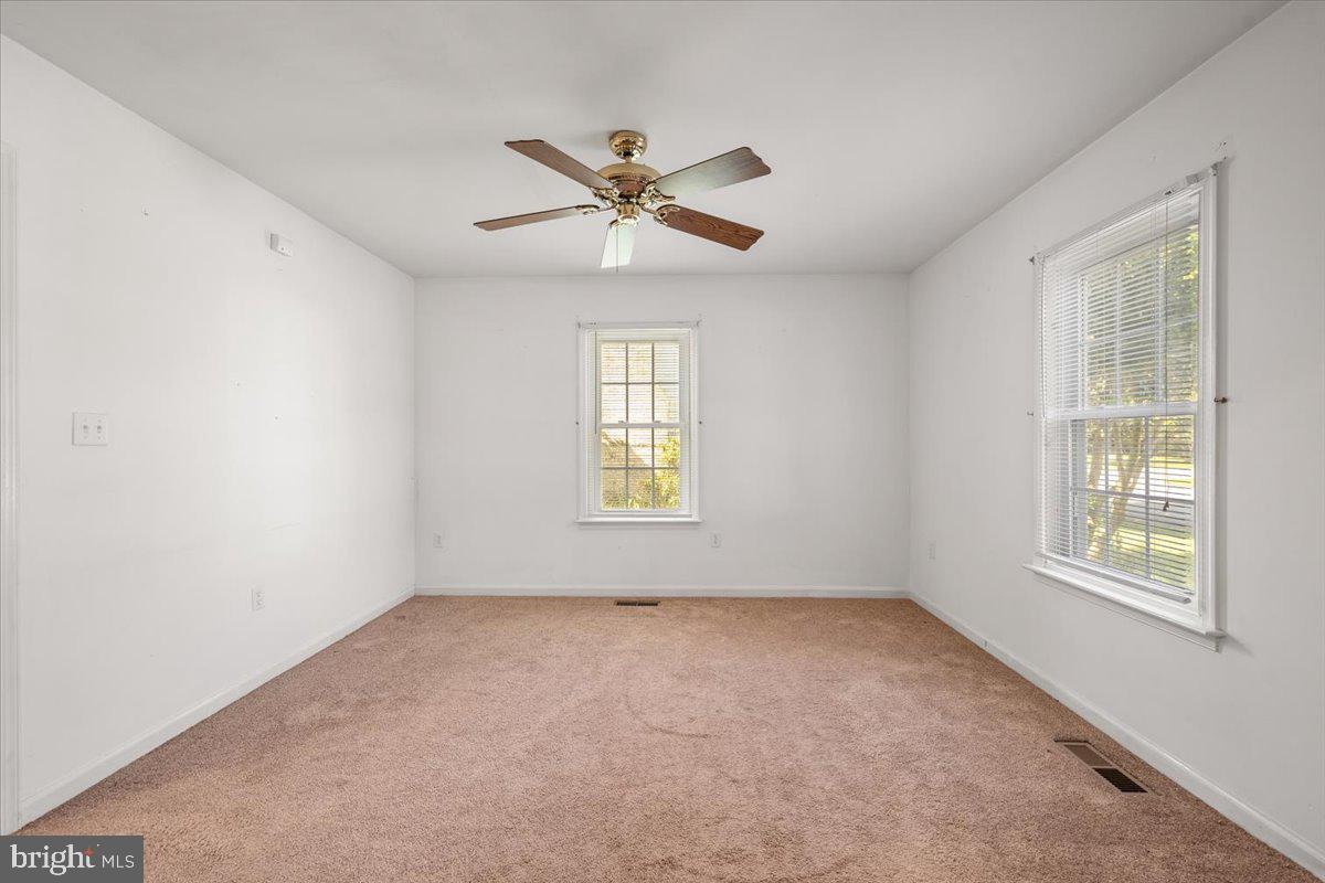 GRANBYS COVE - Residential