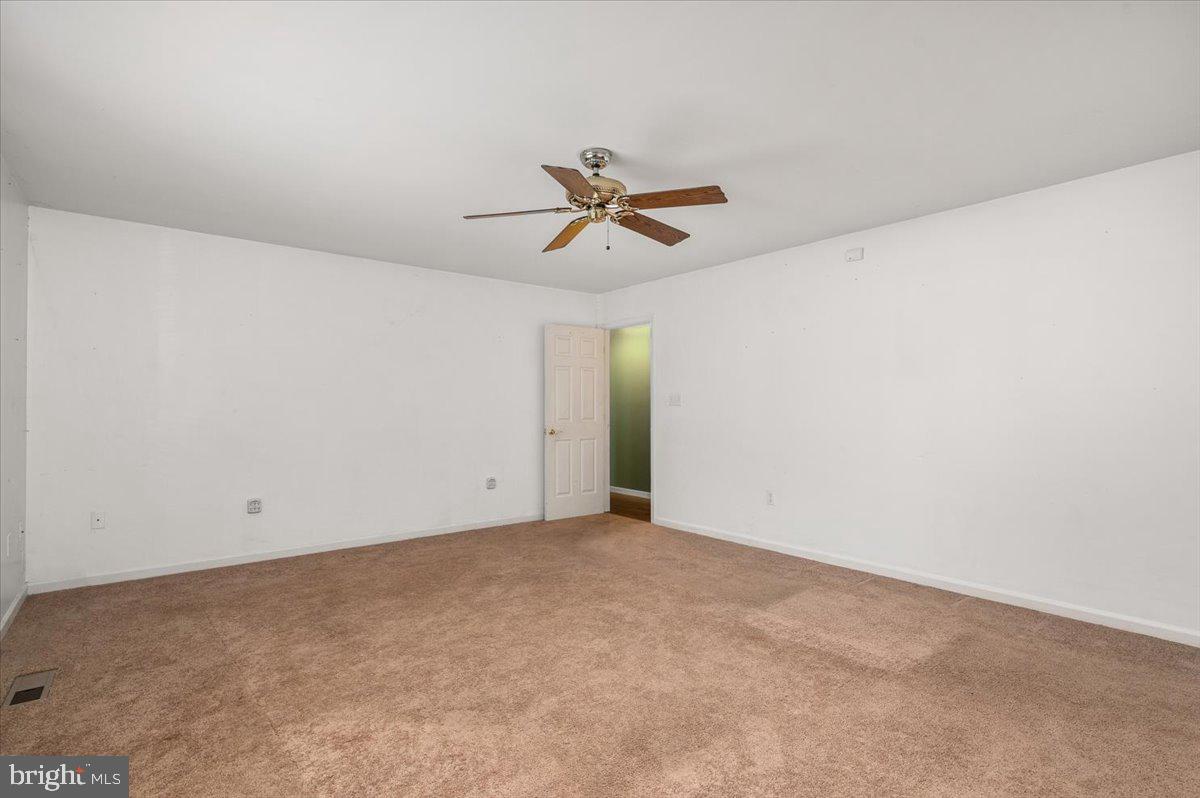 GRANBYS COVE - Residential