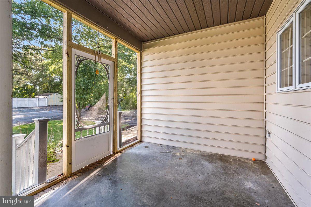 GRANBYS COVE - Residential