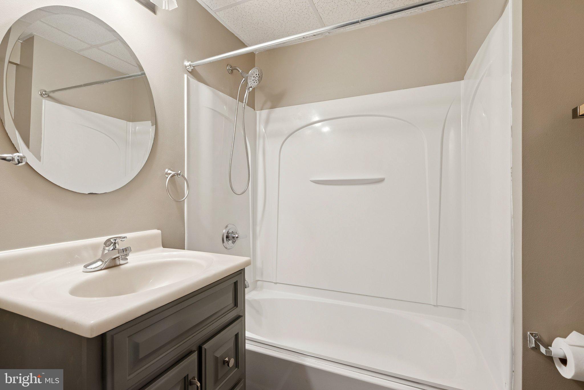 VILLAGE OF HICKORY RIDGE - Residential