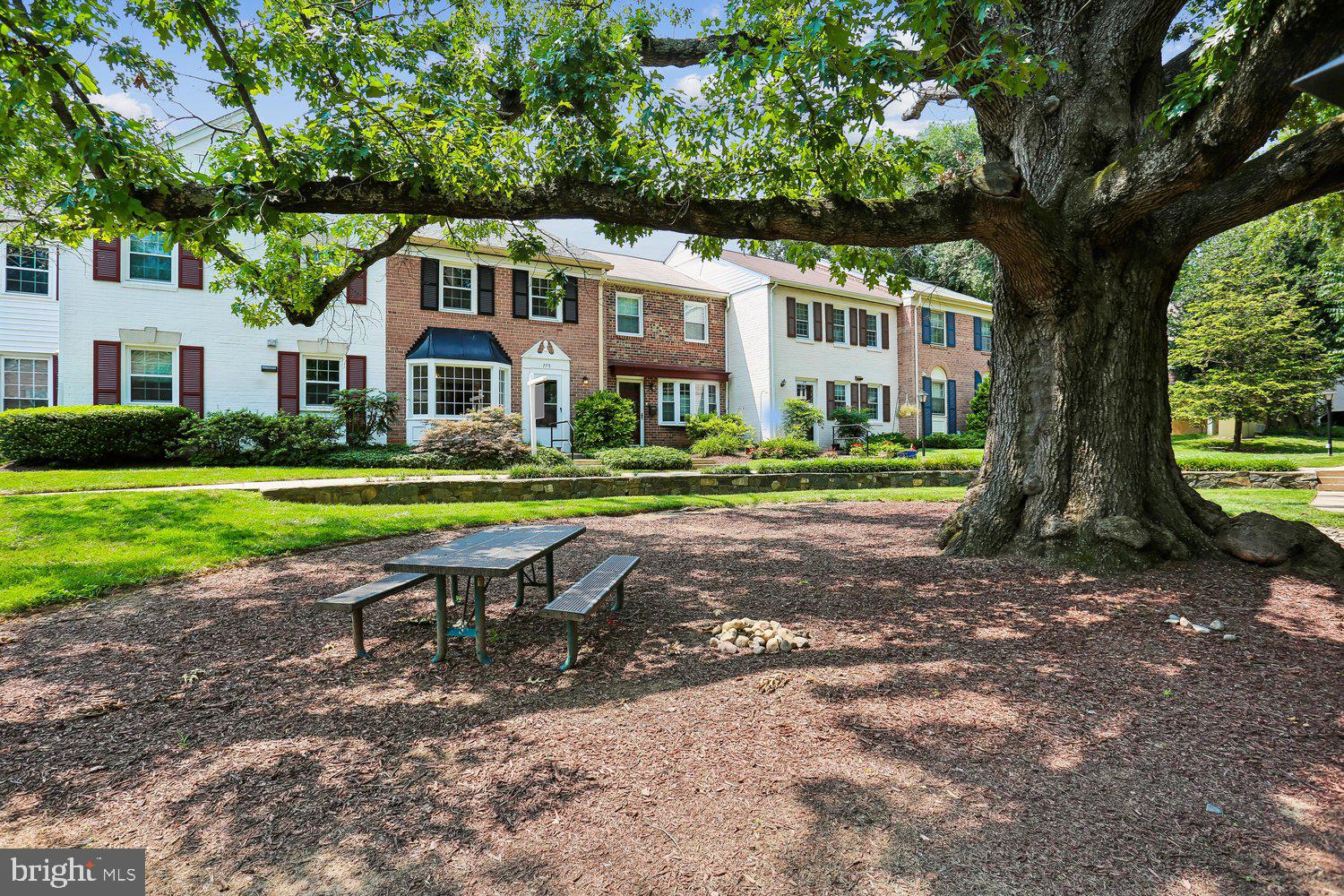 775 AZALEA DRIVE 31-775