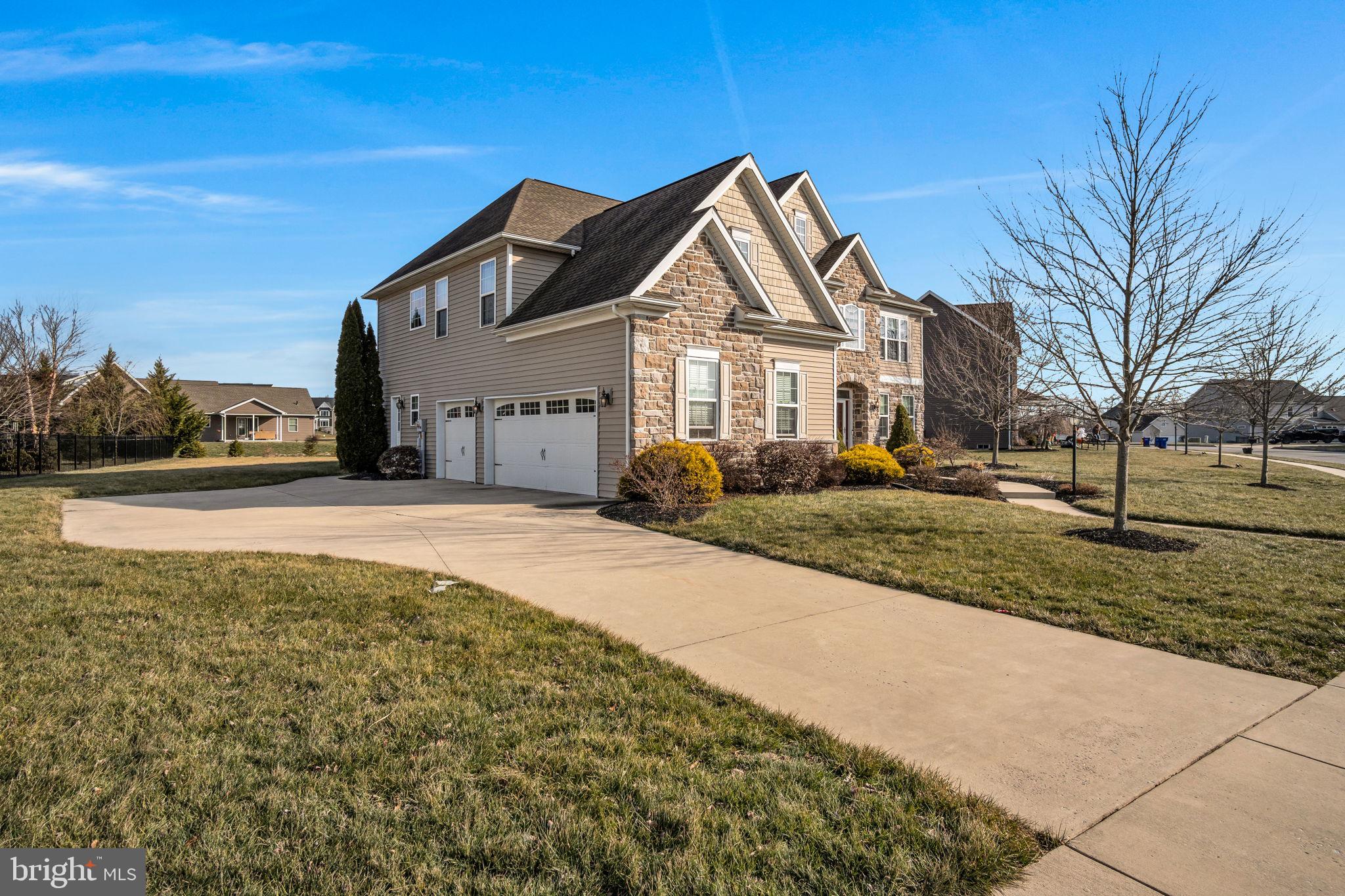 MEADOWBROOK FARMS - Residential