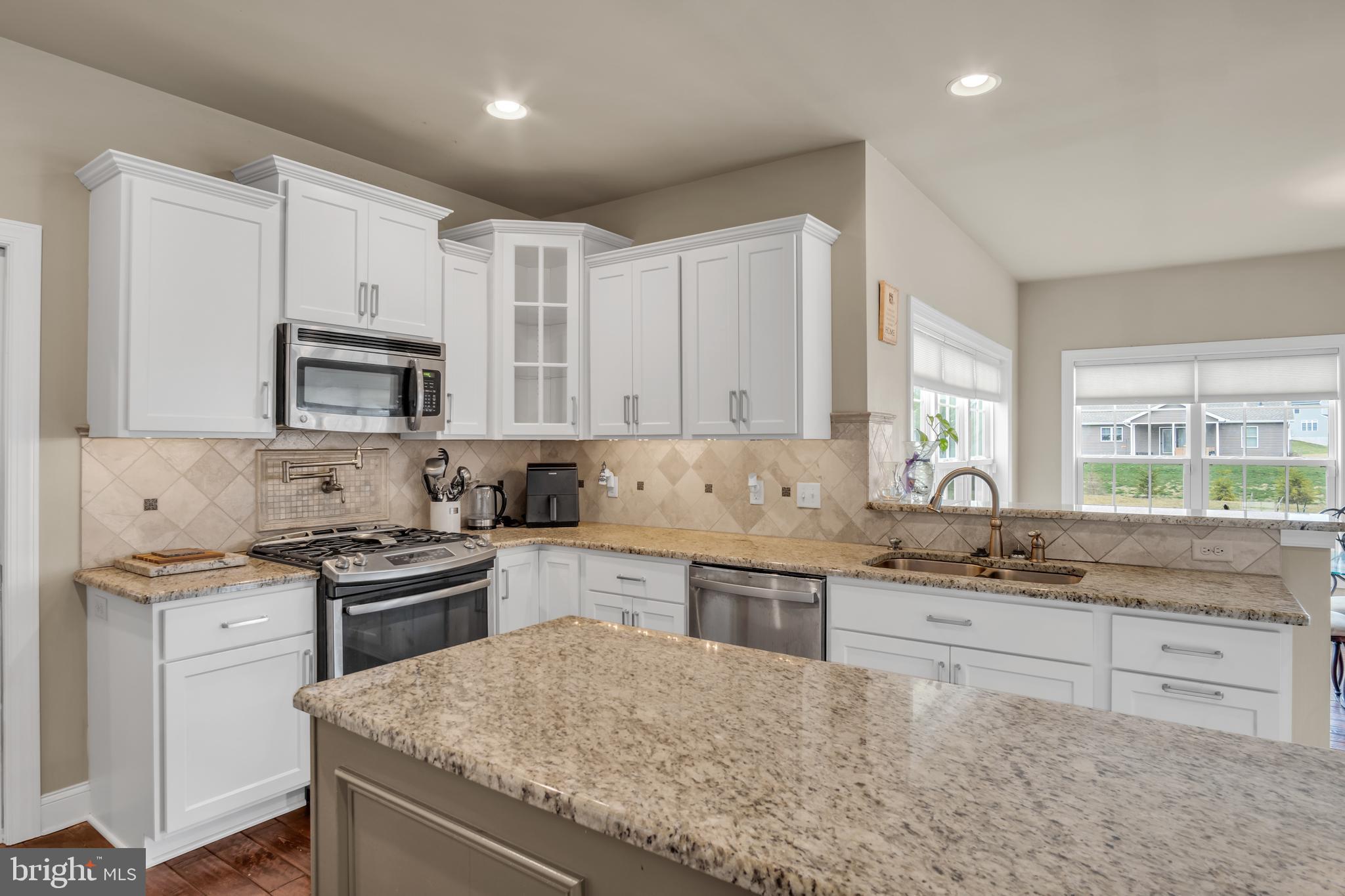 MEADOWBROOK FARMS - Residential