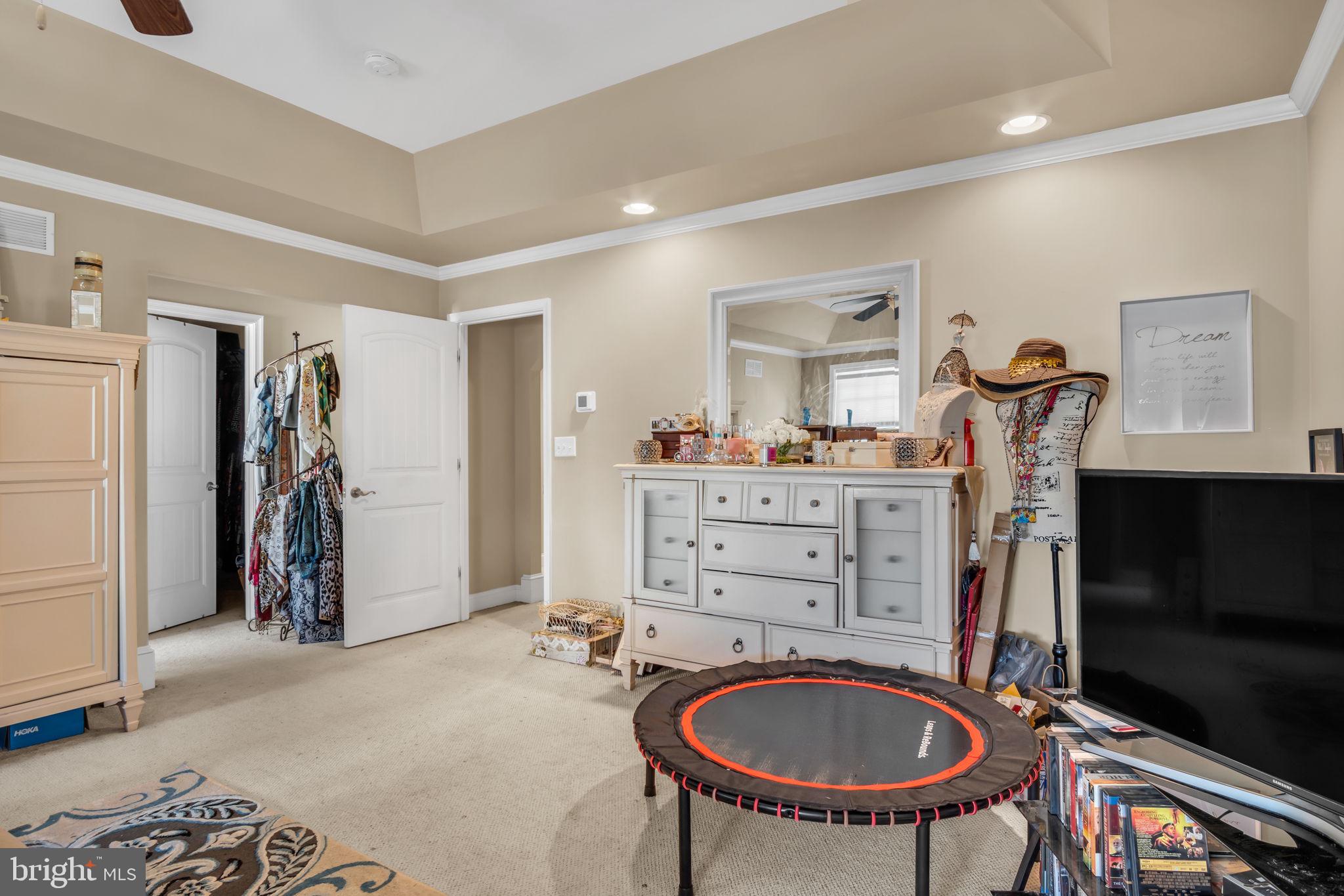 MEADOWBROOK FARMS - Residential