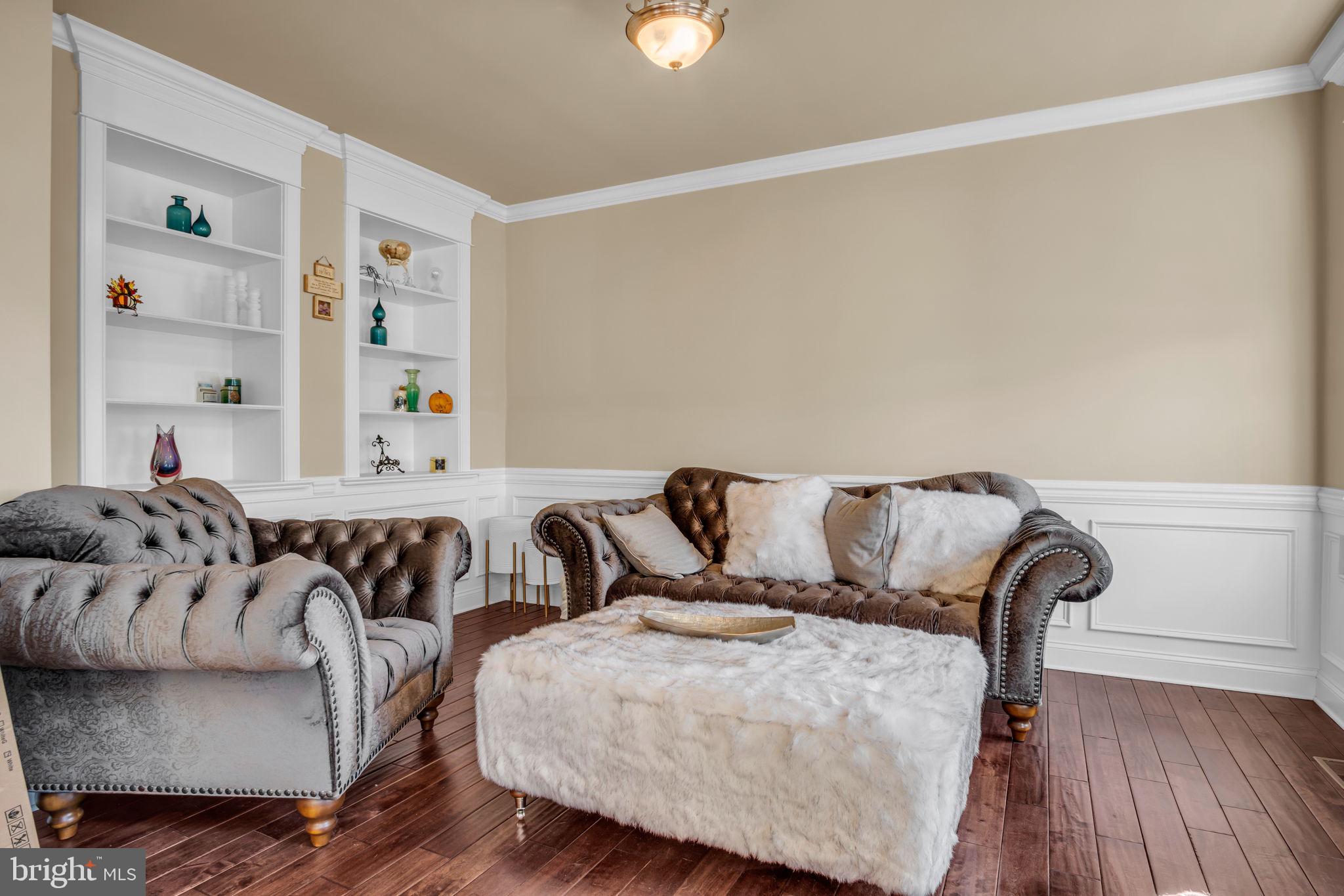 MEADOWBROOK FARMS - Residential