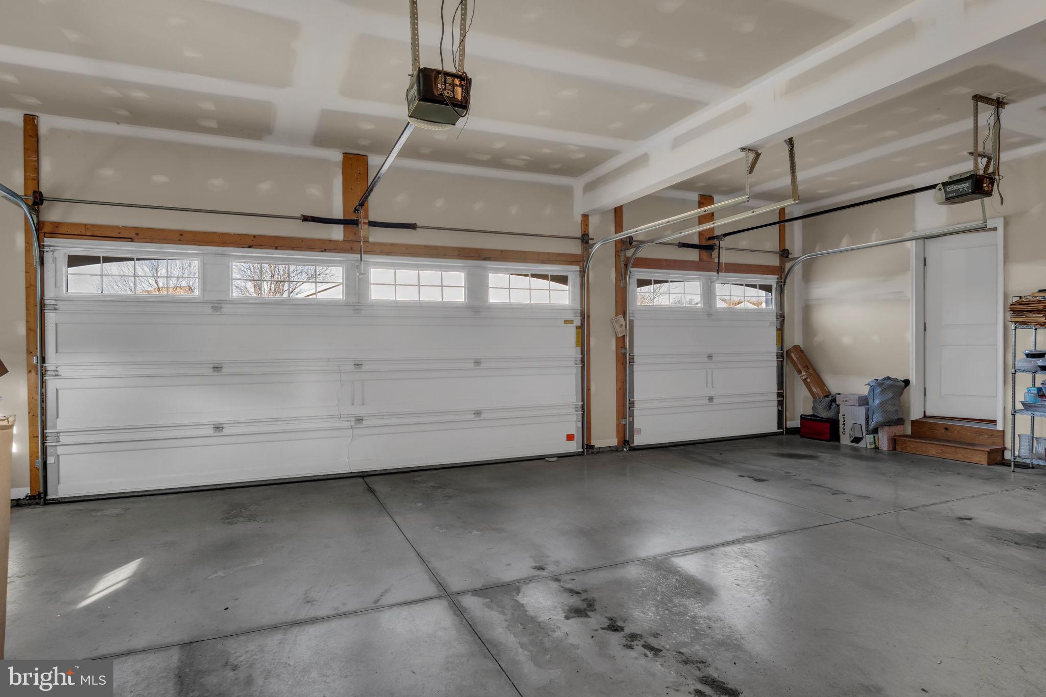 MEADOWBROOK FARMS - Residential