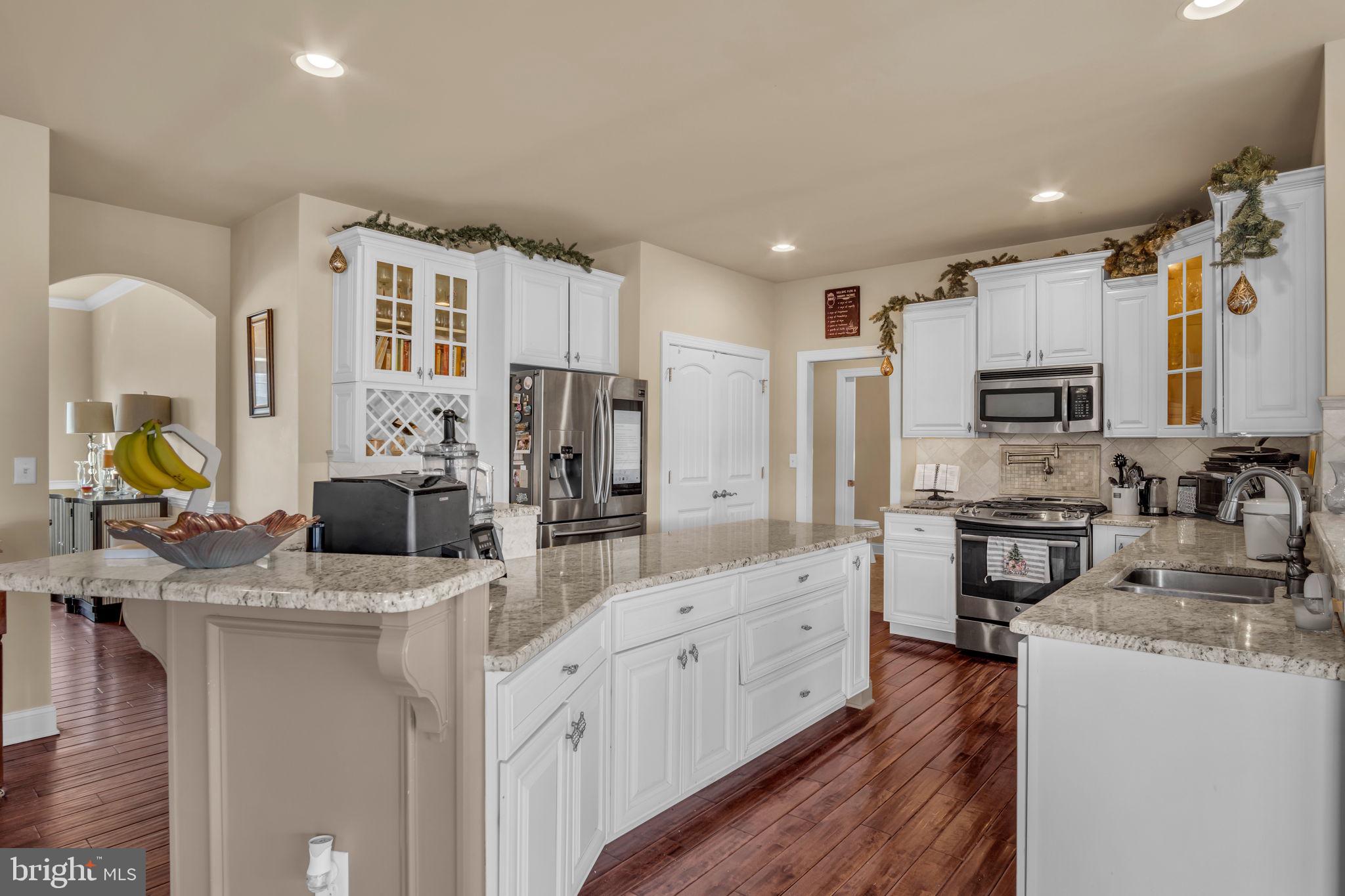 MEADOWBROOK FARMS - Residential