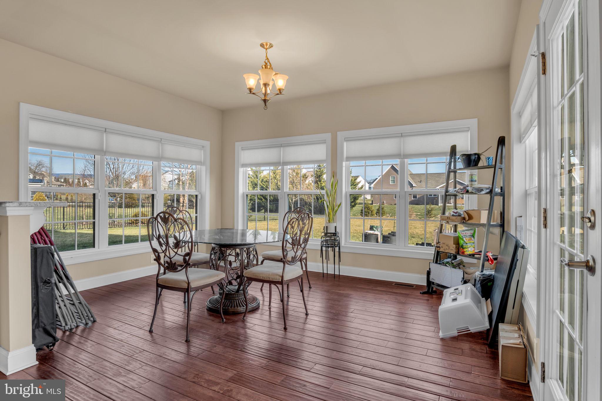 MEADOWBROOK FARMS - Residential