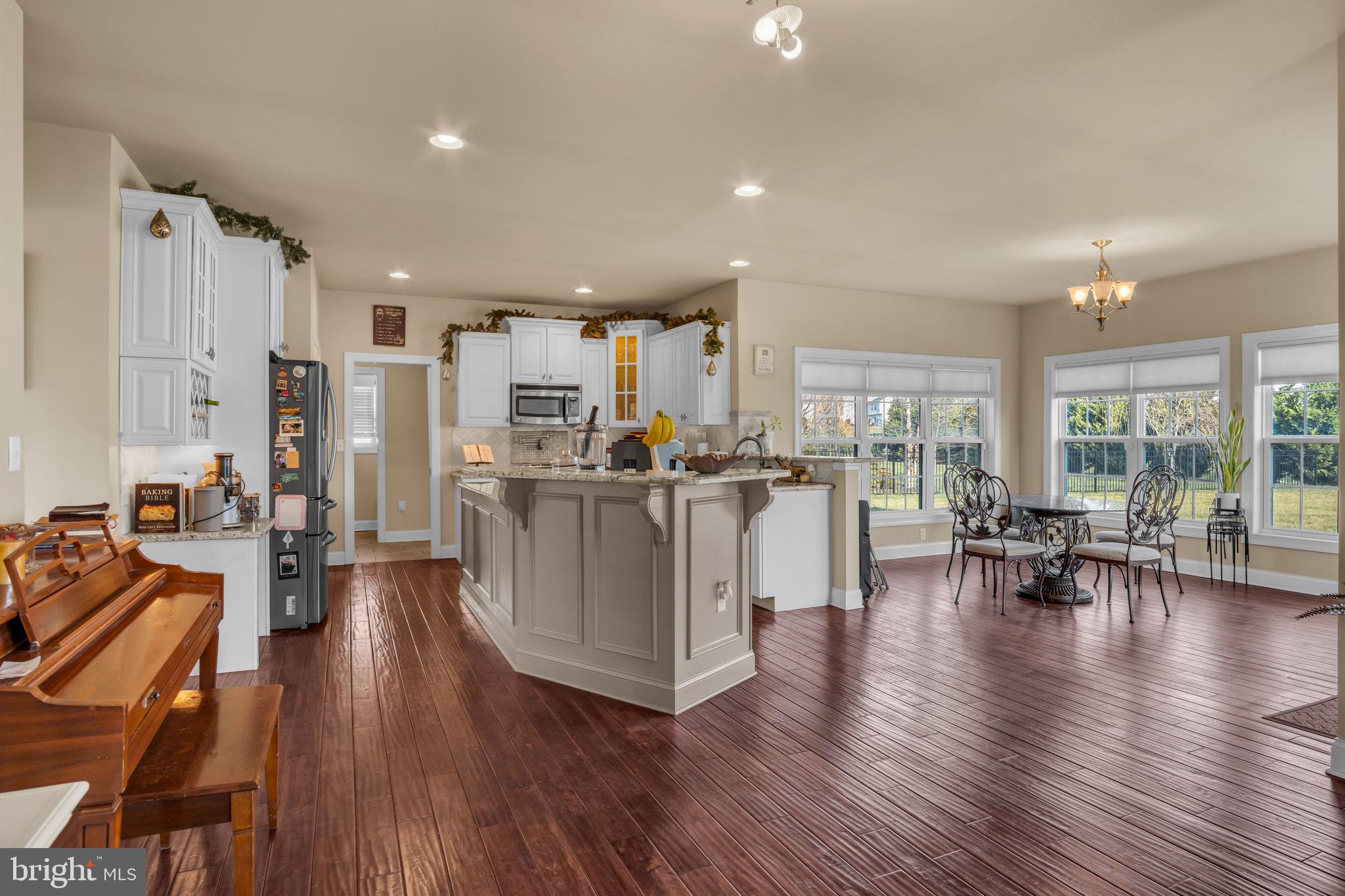 MEADOWBROOK FARMS - Residential