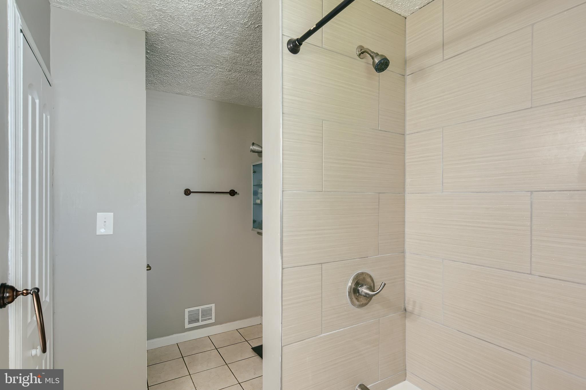 HILLENDALE PARK - Residential