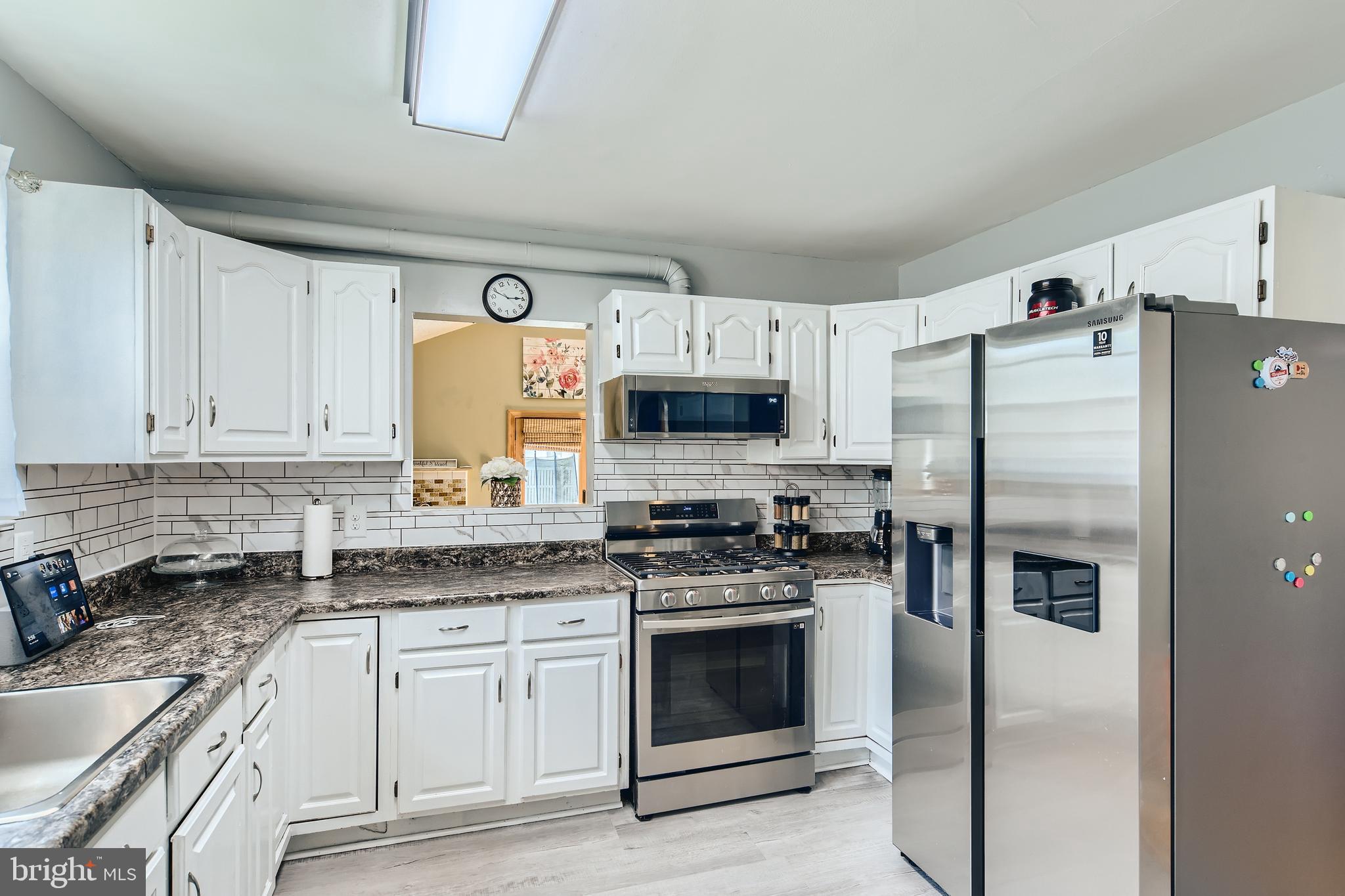 HILLENDALE PARK - Residential