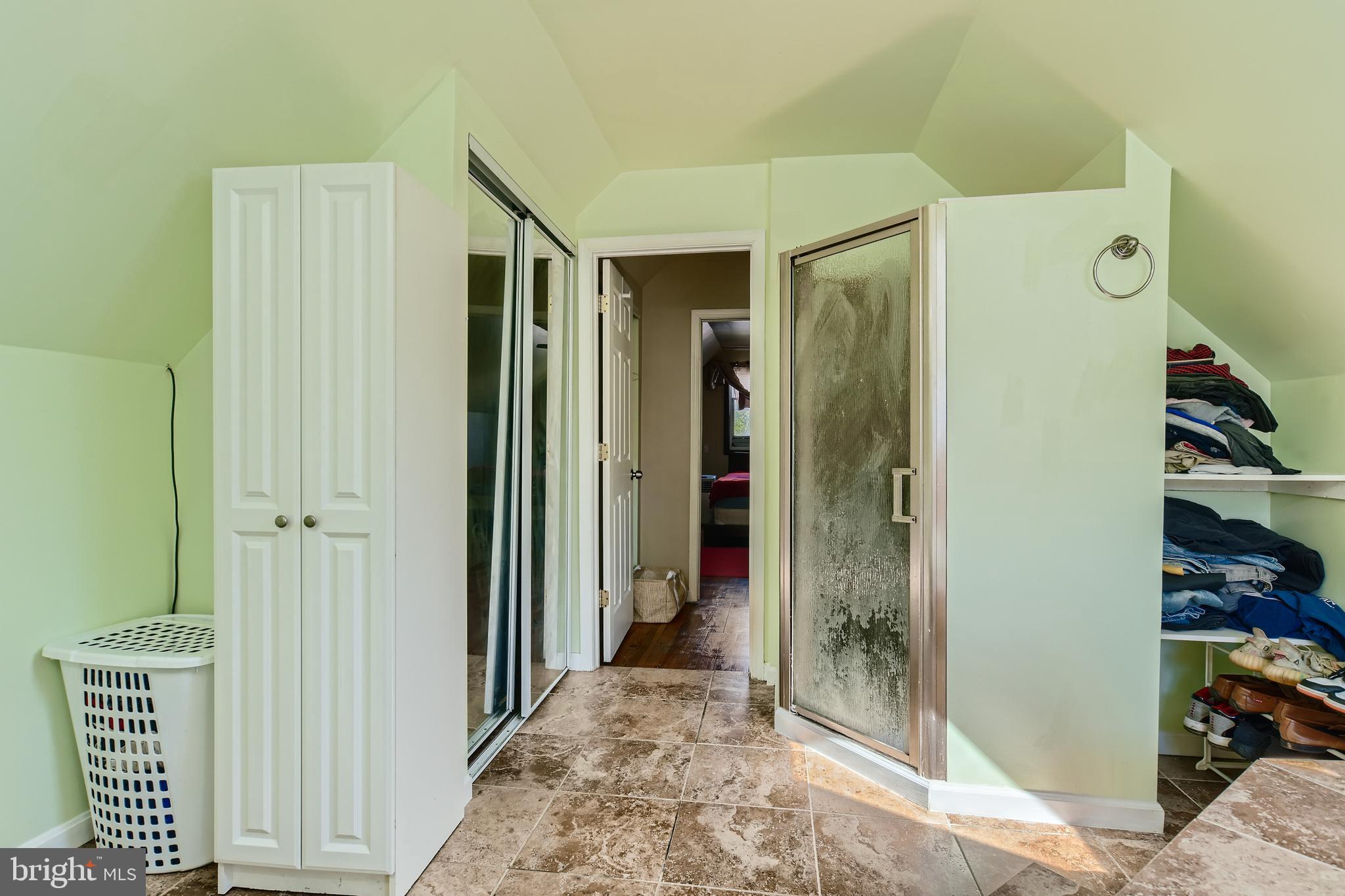 HILLENDALE PARK - Residential