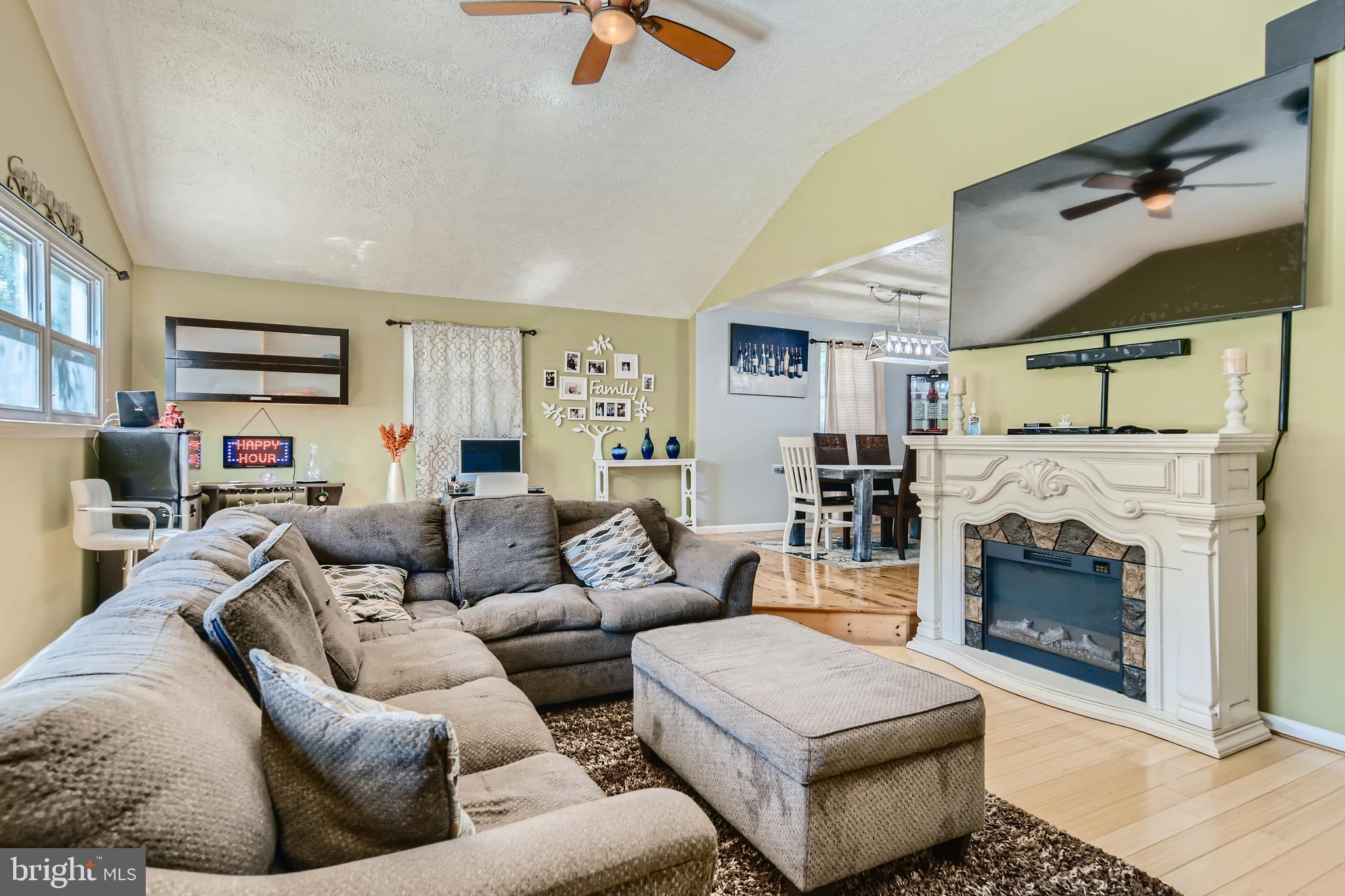 HILLENDALE PARK - Residential