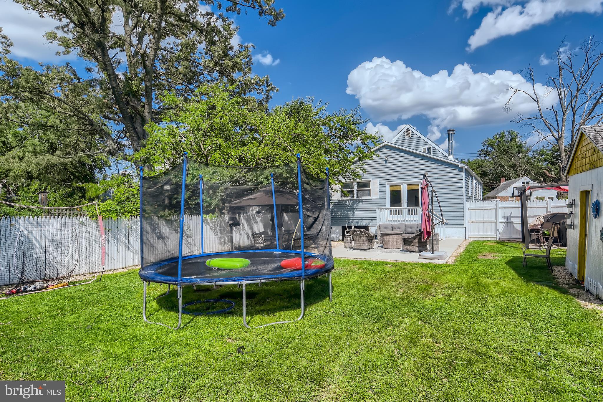 HILLENDALE PARK - Residential