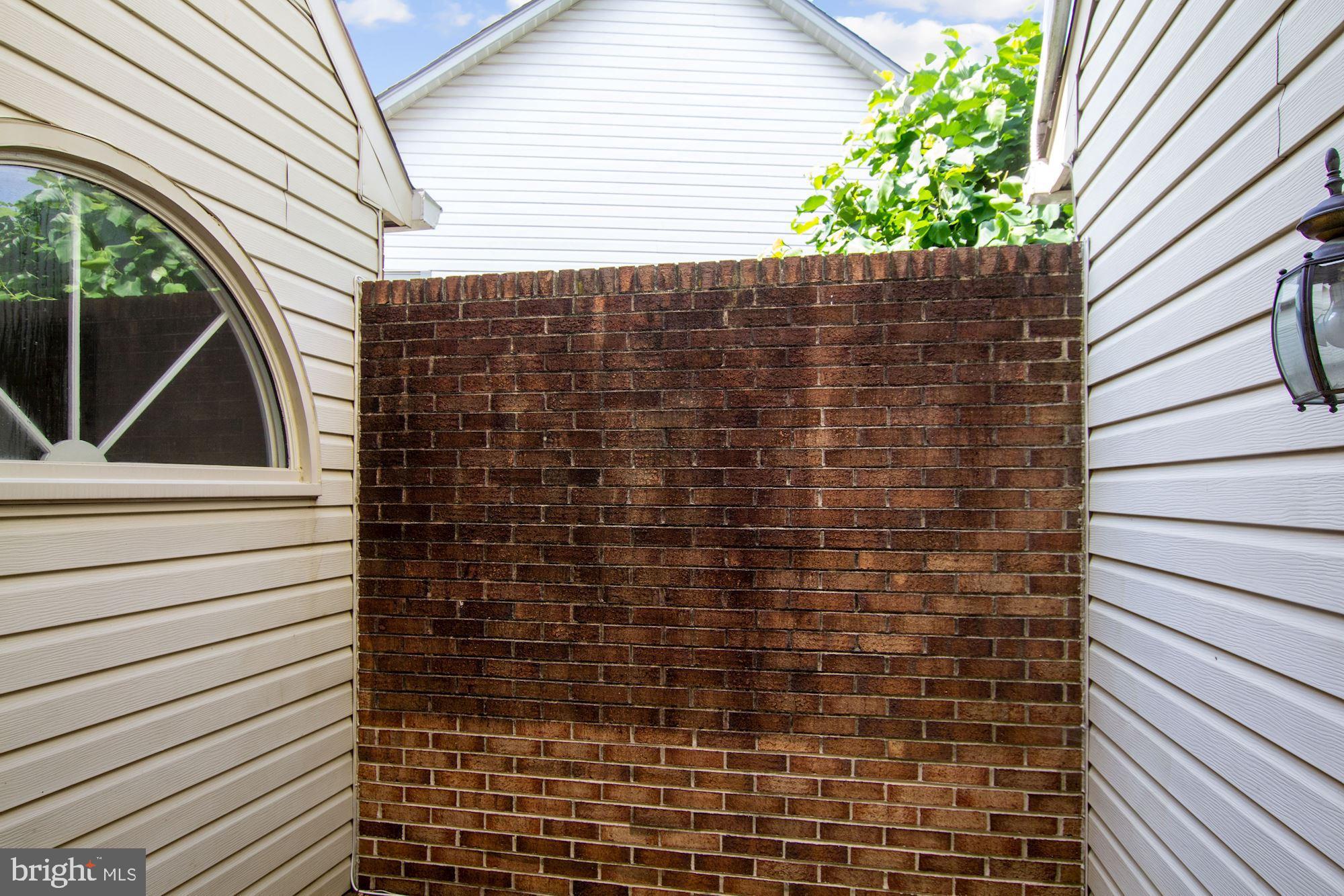 LAUREL - Residential