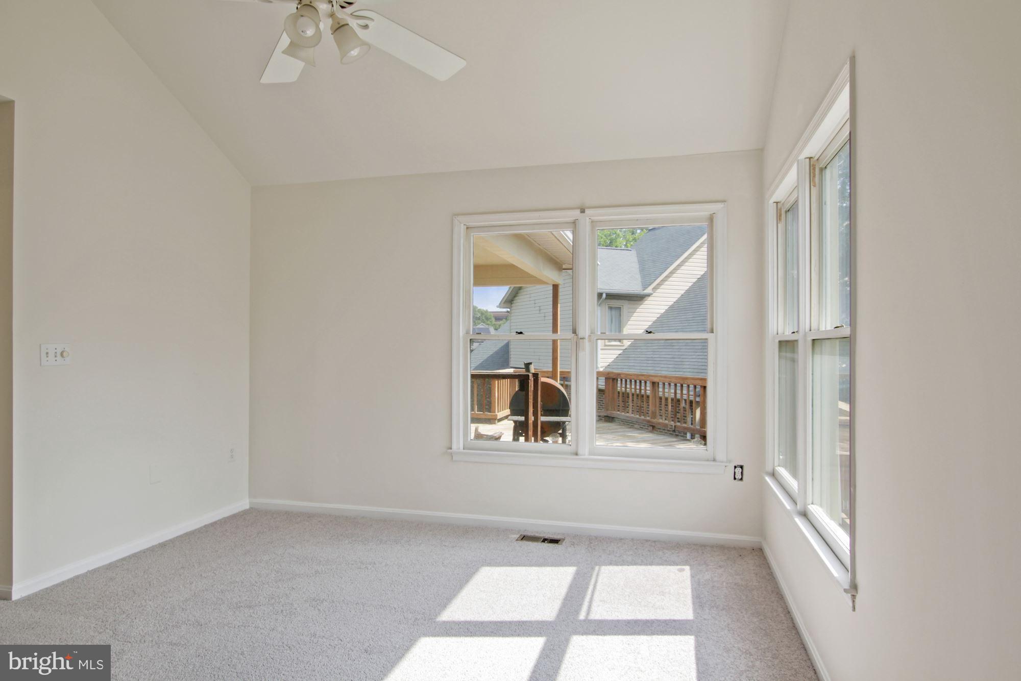 LAUREL - Residential