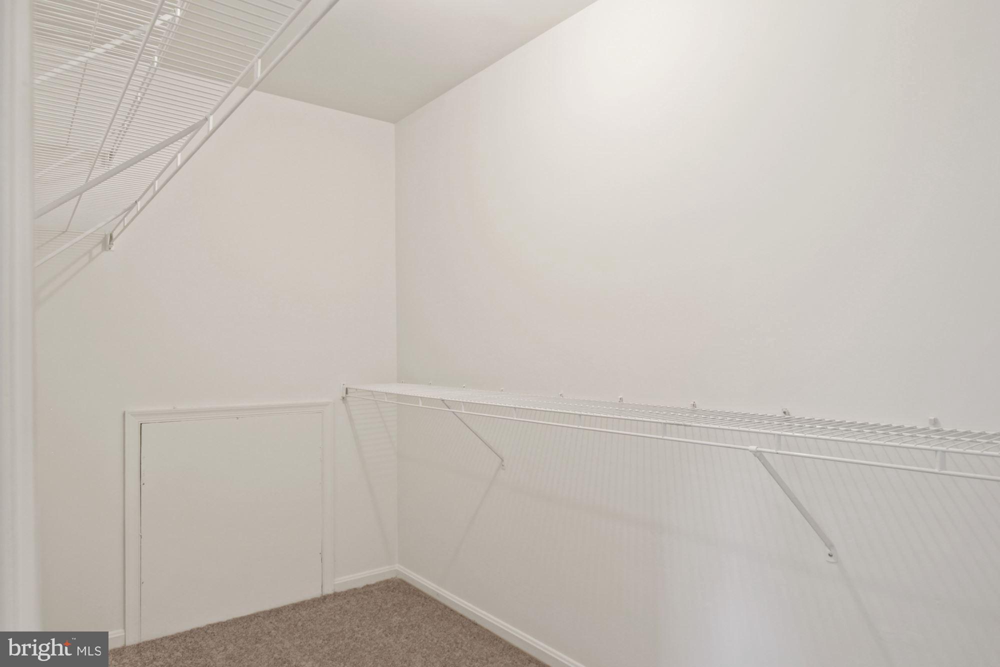 LAUREL - Residential