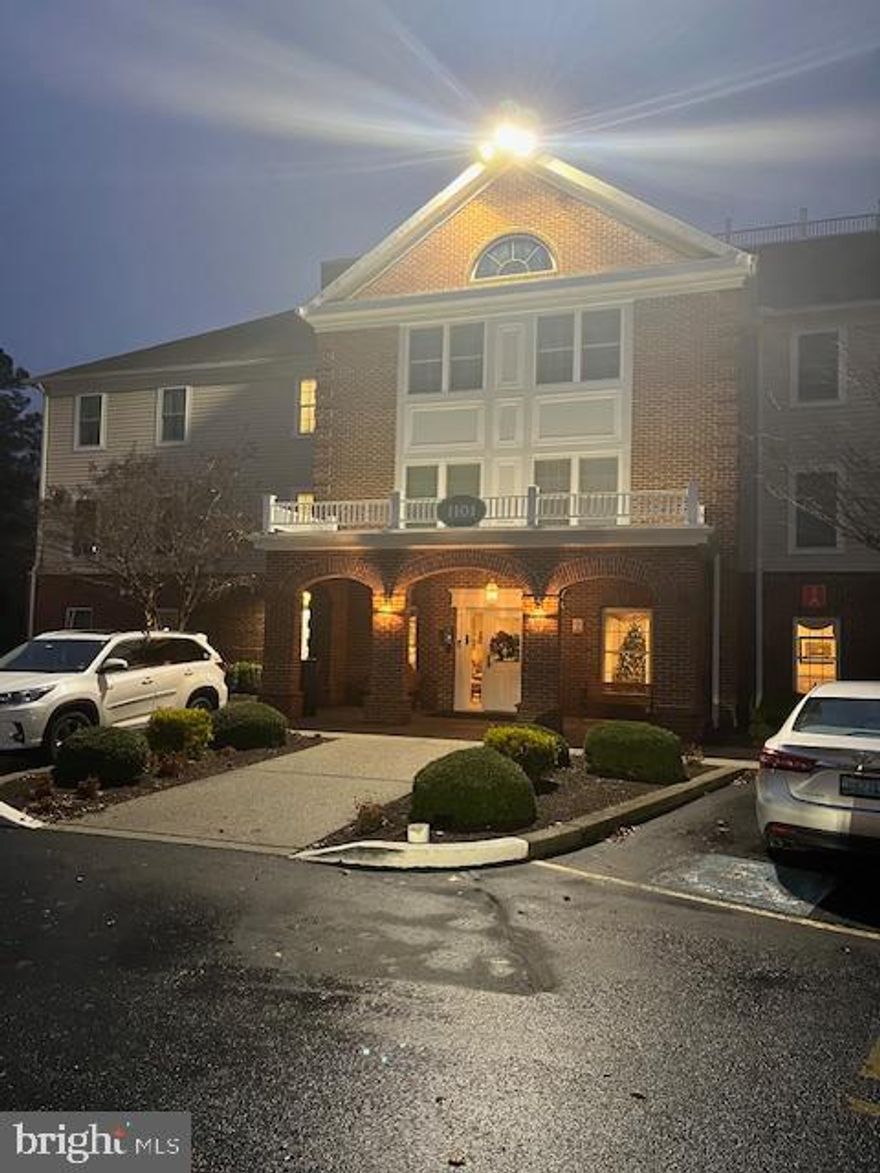 Salem Floor plan with great views. First floor access

Seller to replace all carpet and appliances with acceptable offer.