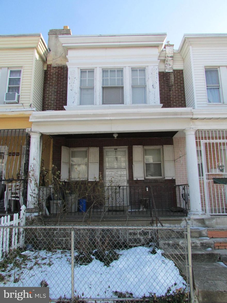 Estate Sale!! Three bedroom straight through in need of total renovation. Perfect for an investor or someone looking to customize their dream home. One just sold on the block for 195K. Cash sale only, buyer responsible for cleanout.