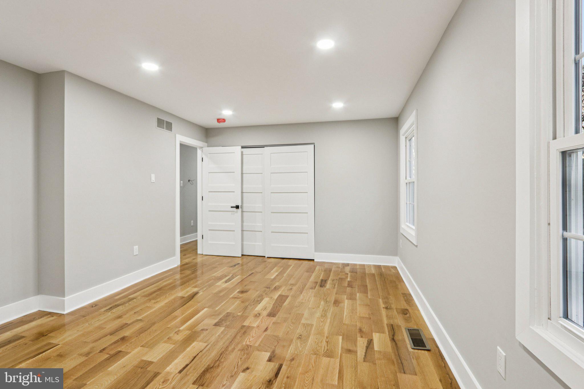 MAKEFIELD RIDGE - Residential