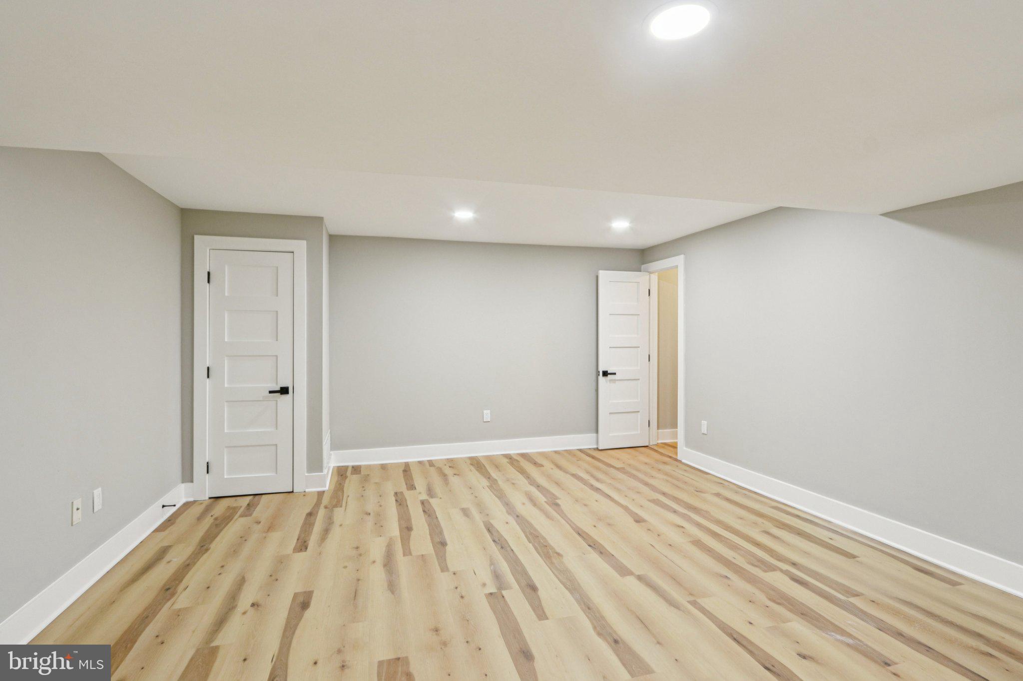 MAKEFIELD RIDGE - Residential