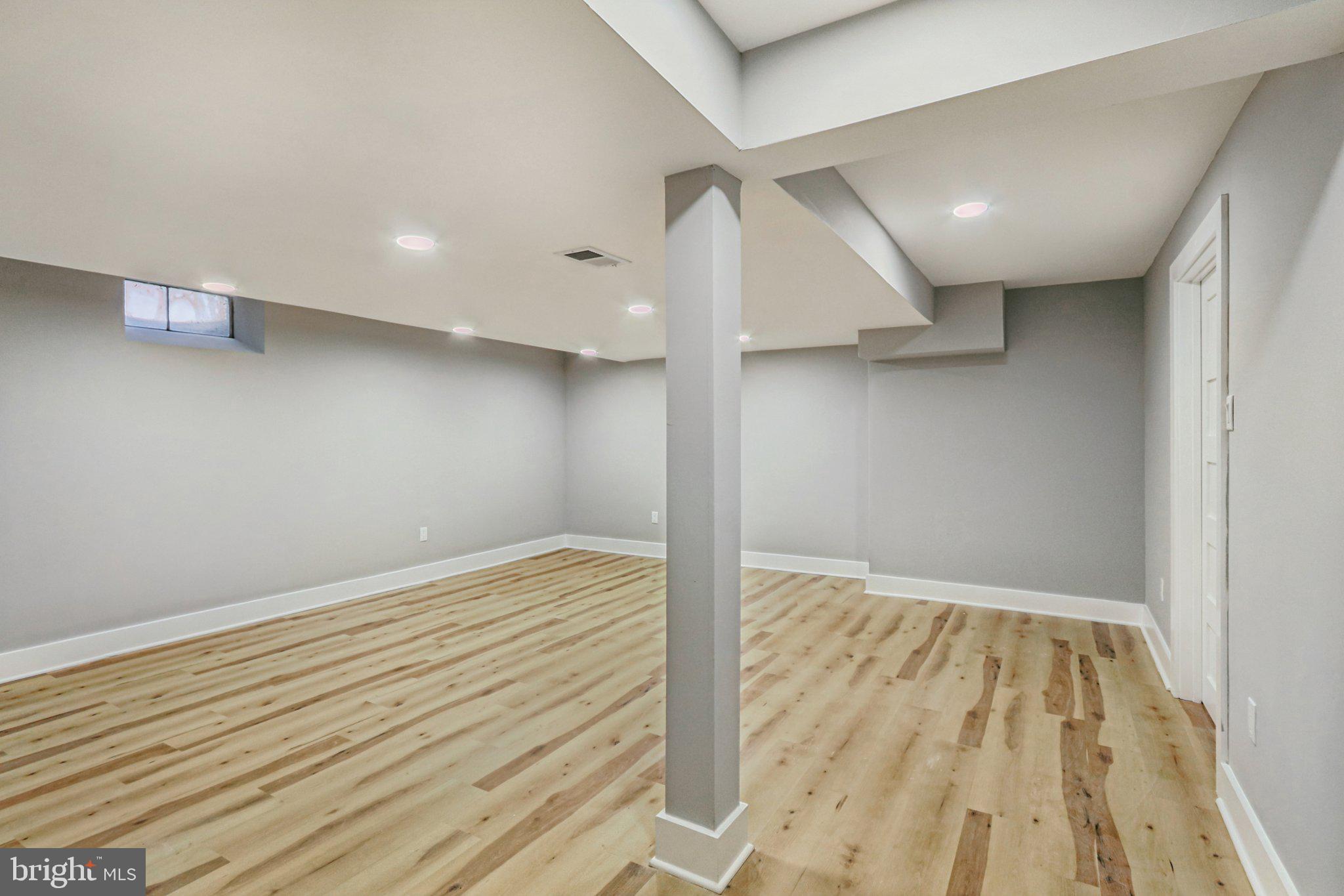 MAKEFIELD RIDGE - Residential