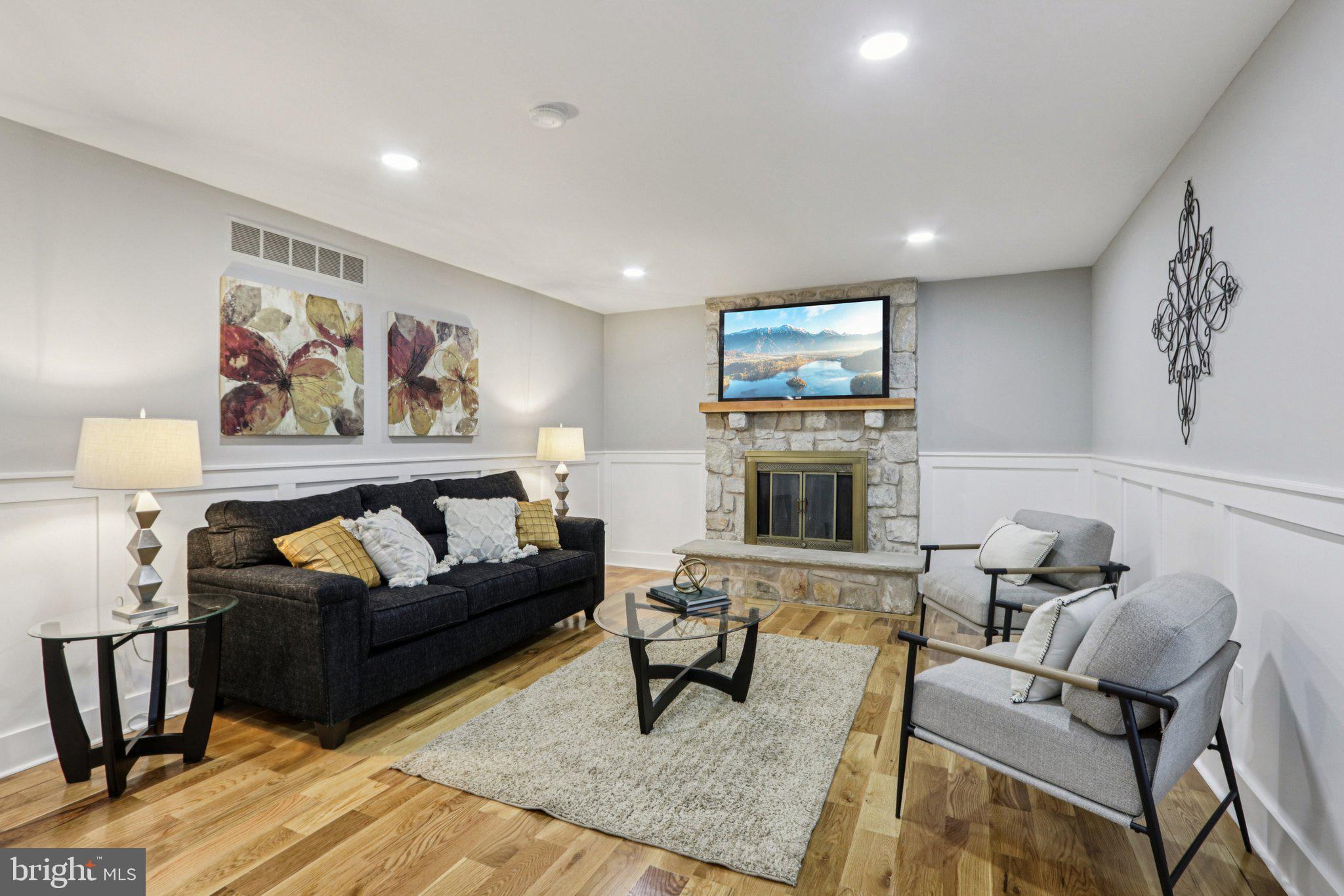 MAKEFIELD RIDGE - Residential