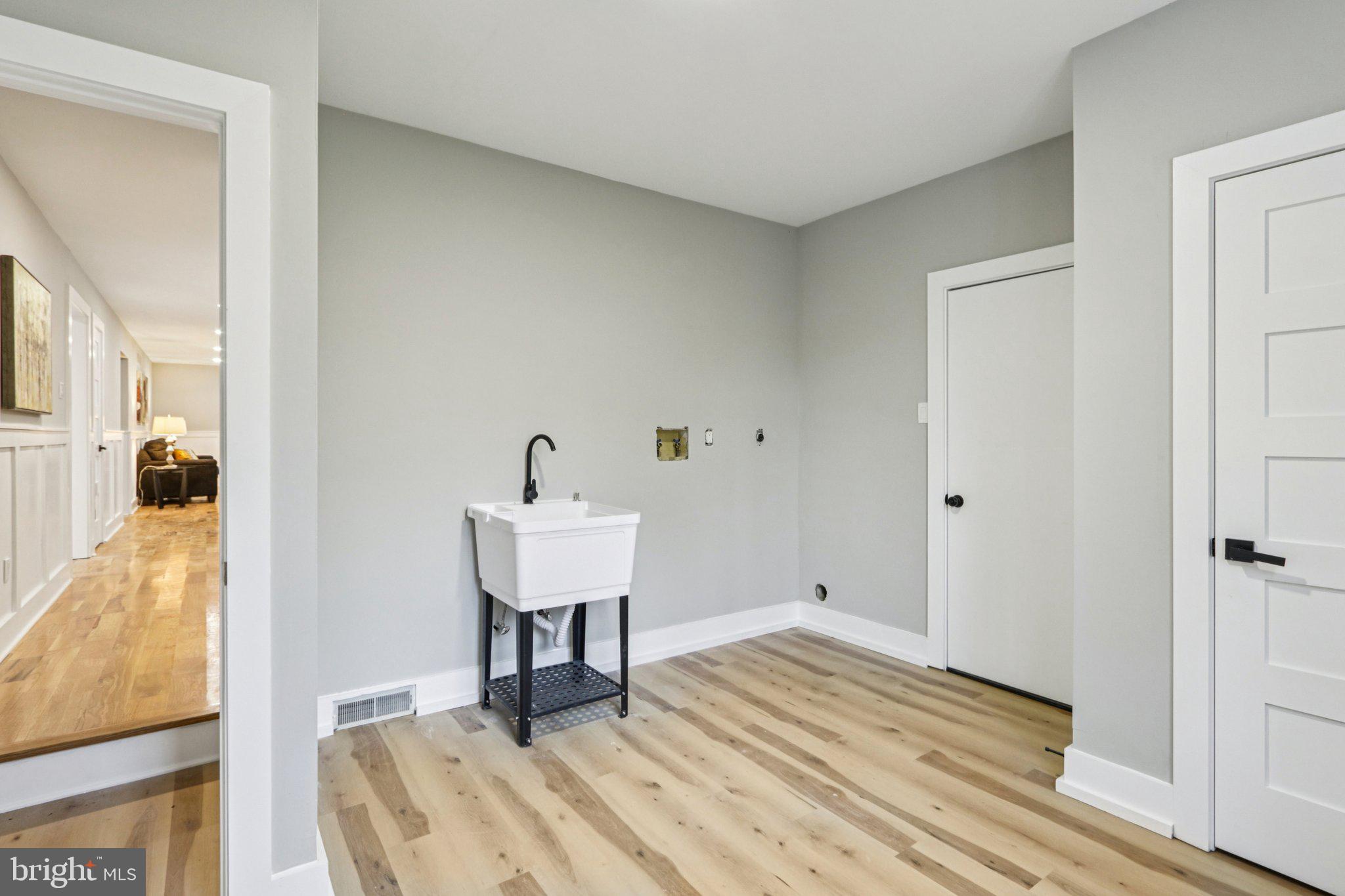 MAKEFIELD RIDGE - Residential