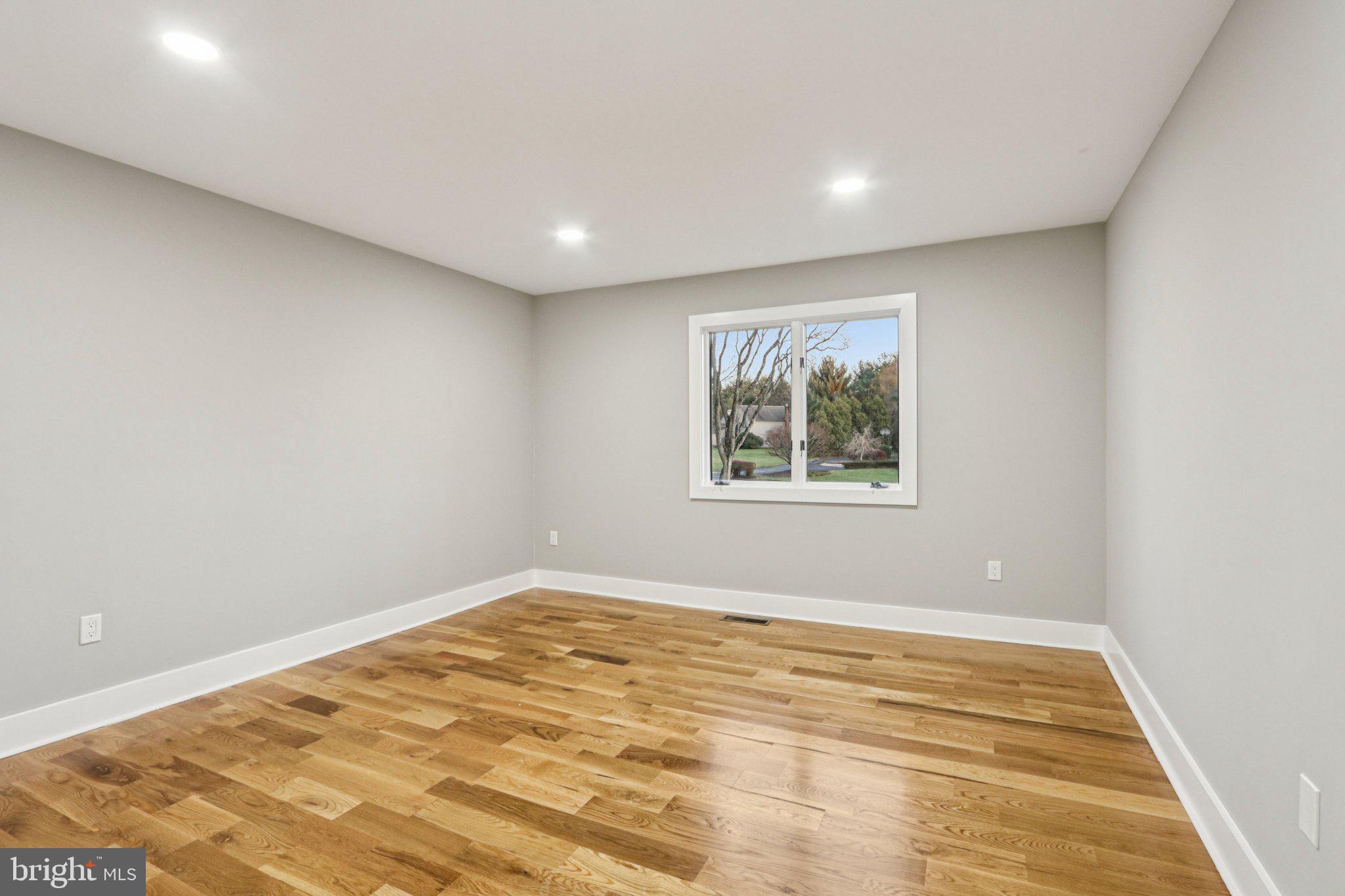 MAKEFIELD RIDGE - Residential