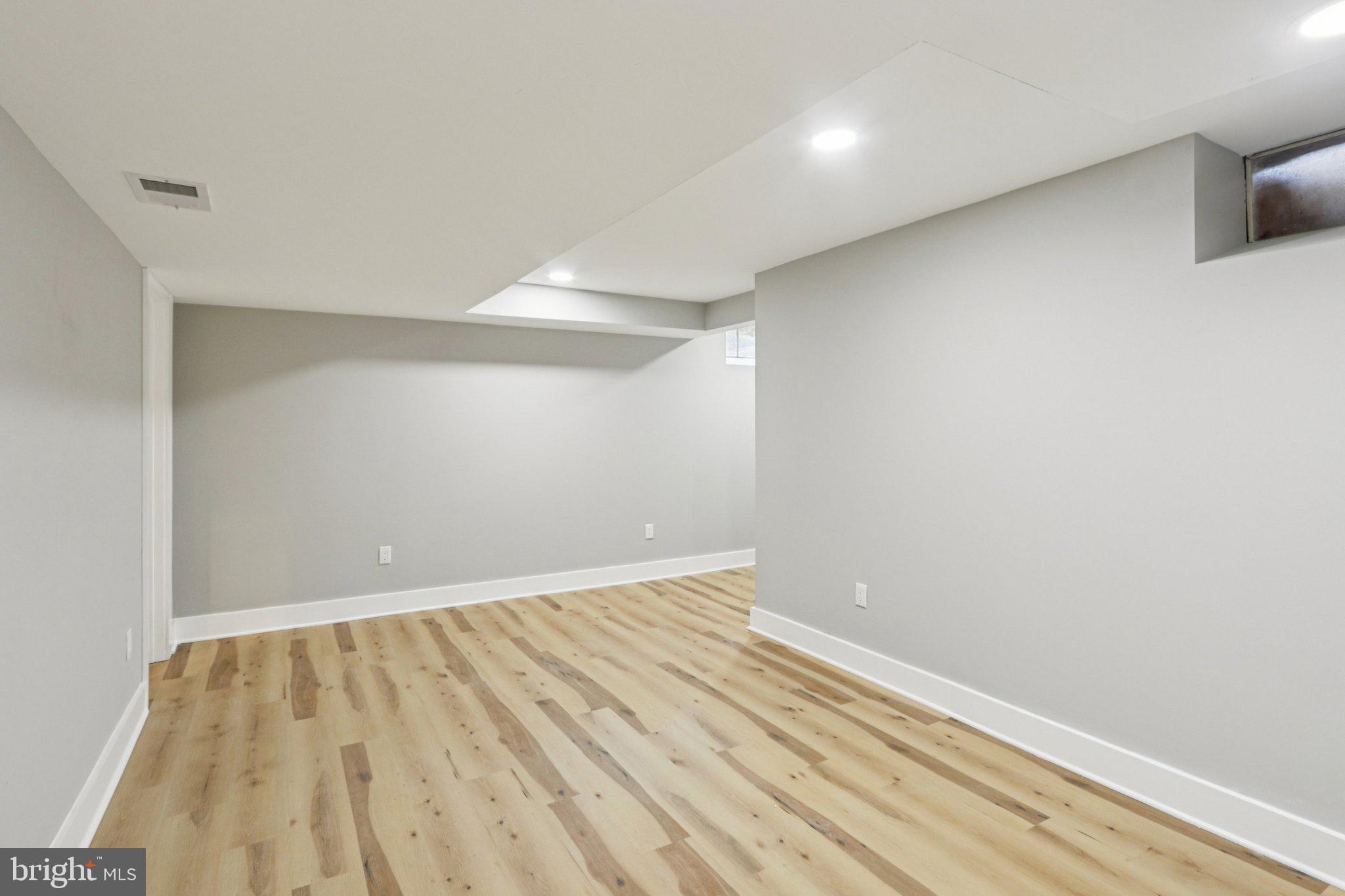 MAKEFIELD RIDGE - Residential