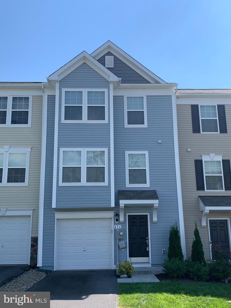 Pristine 3 finished level townhouse.  Freshly painted throughou, cleaned and ready for occupancy!  Three bedrooms and two full and two half baths.  Enter on the lower level welcomed by foyer w/ coat closet that leads to rec room and 1/2 bath with walkout entrance to rear yard.  Main level living area offers fully equipped kitchen w/ kitchen island & quartz countertops w/ eat-in kitchen and spacious living room w/ half bath.  Upper level equipped with master bedroom suite offering dual vanity sinks & stand up shower and walk in closet.  Two additional bedrooms and full bathroom to complete the upper level.   
Ready for immediate occupancy.  Pets case by case.  No smoking.   Tenant responsible for all utilities and lawn maintenance.