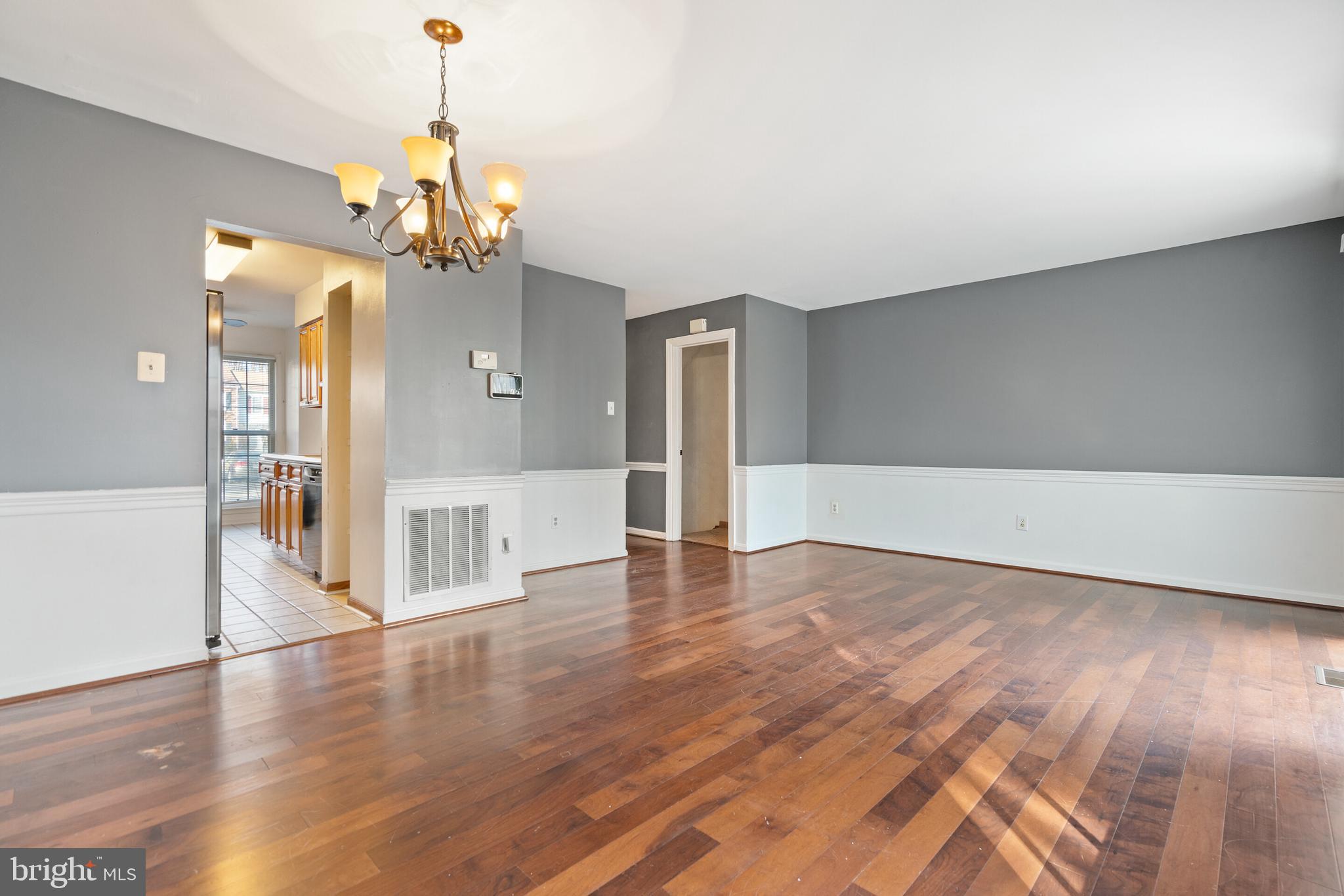 TOWNS OF FOREST HILLS - Residential