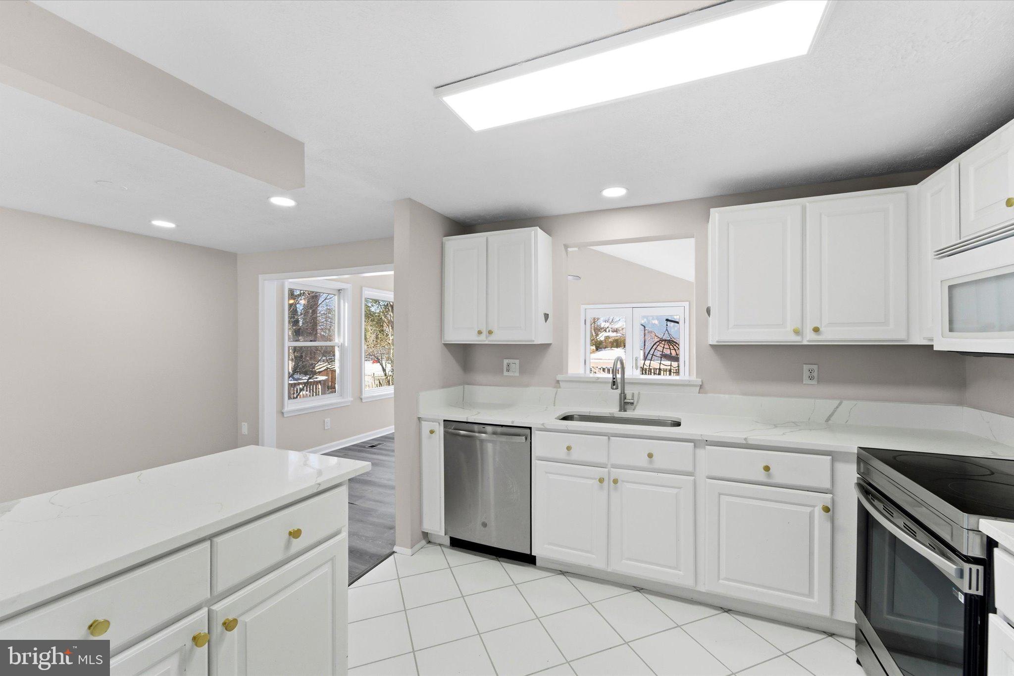 EDGELEA WOODS - Residential