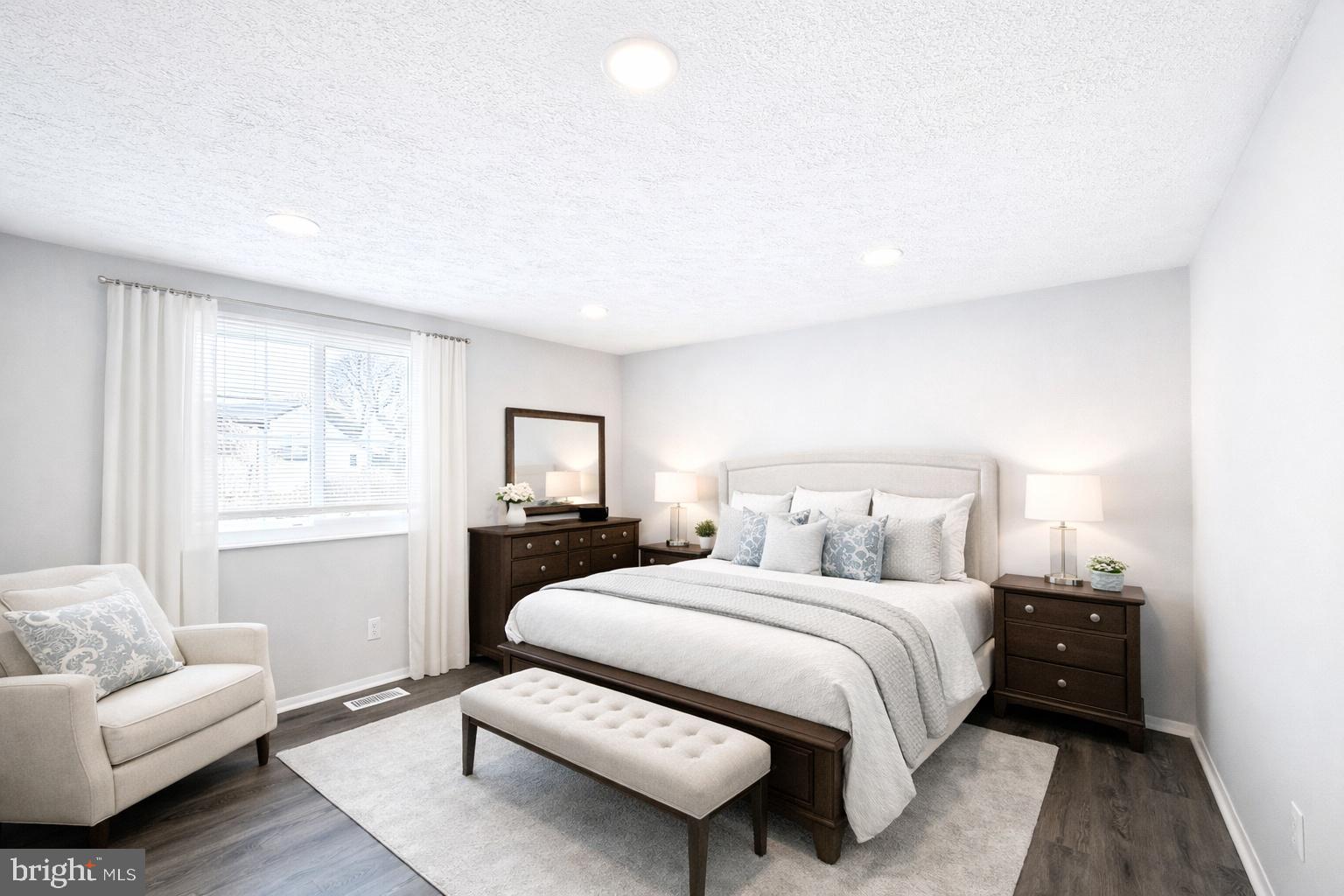 EDGELEA WOODS - Residential