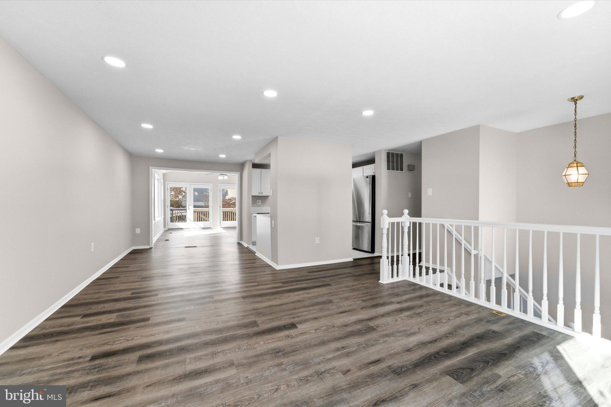 EDGELEA WOODS - Residential