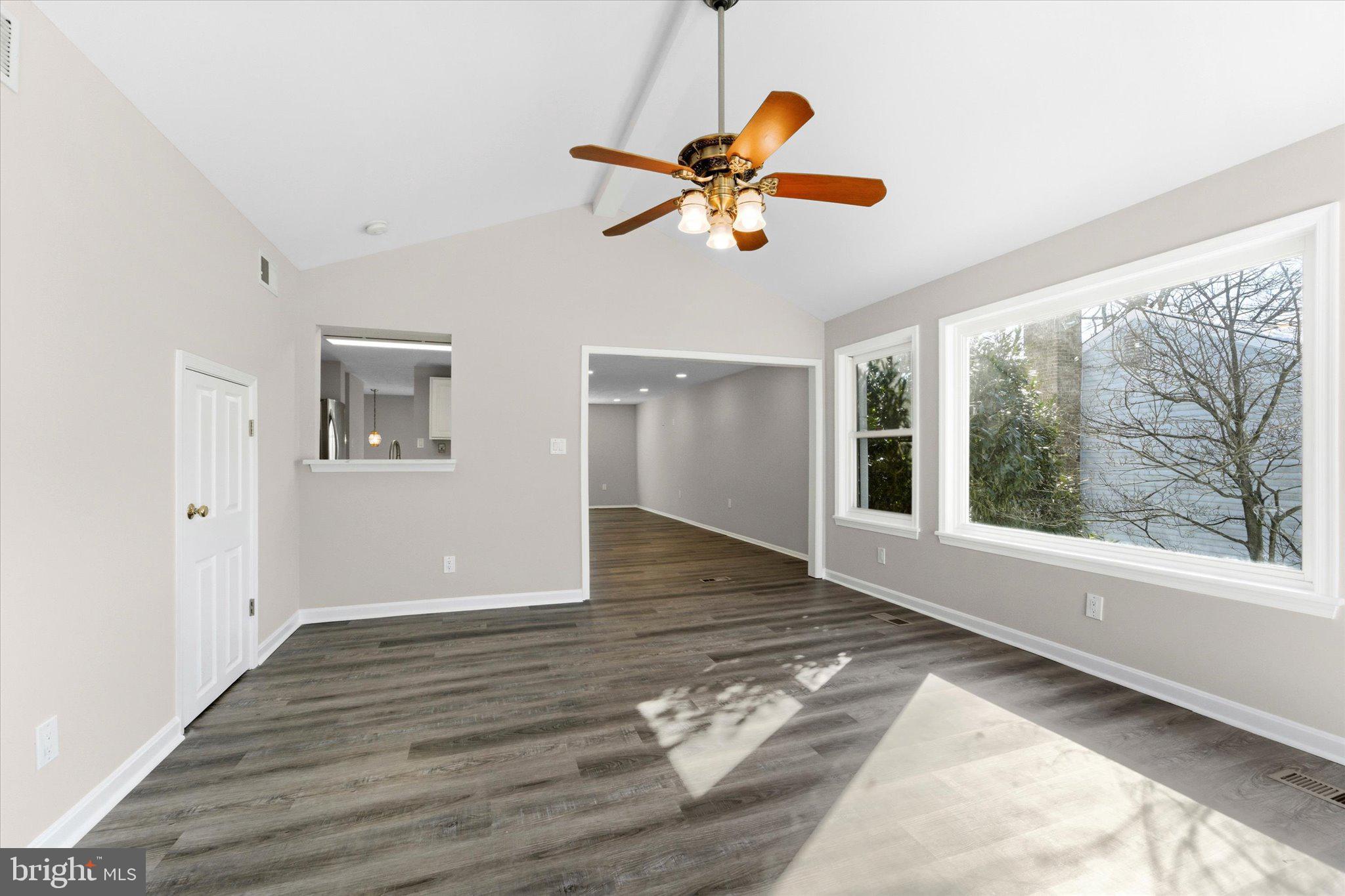 EDGELEA WOODS - Residential