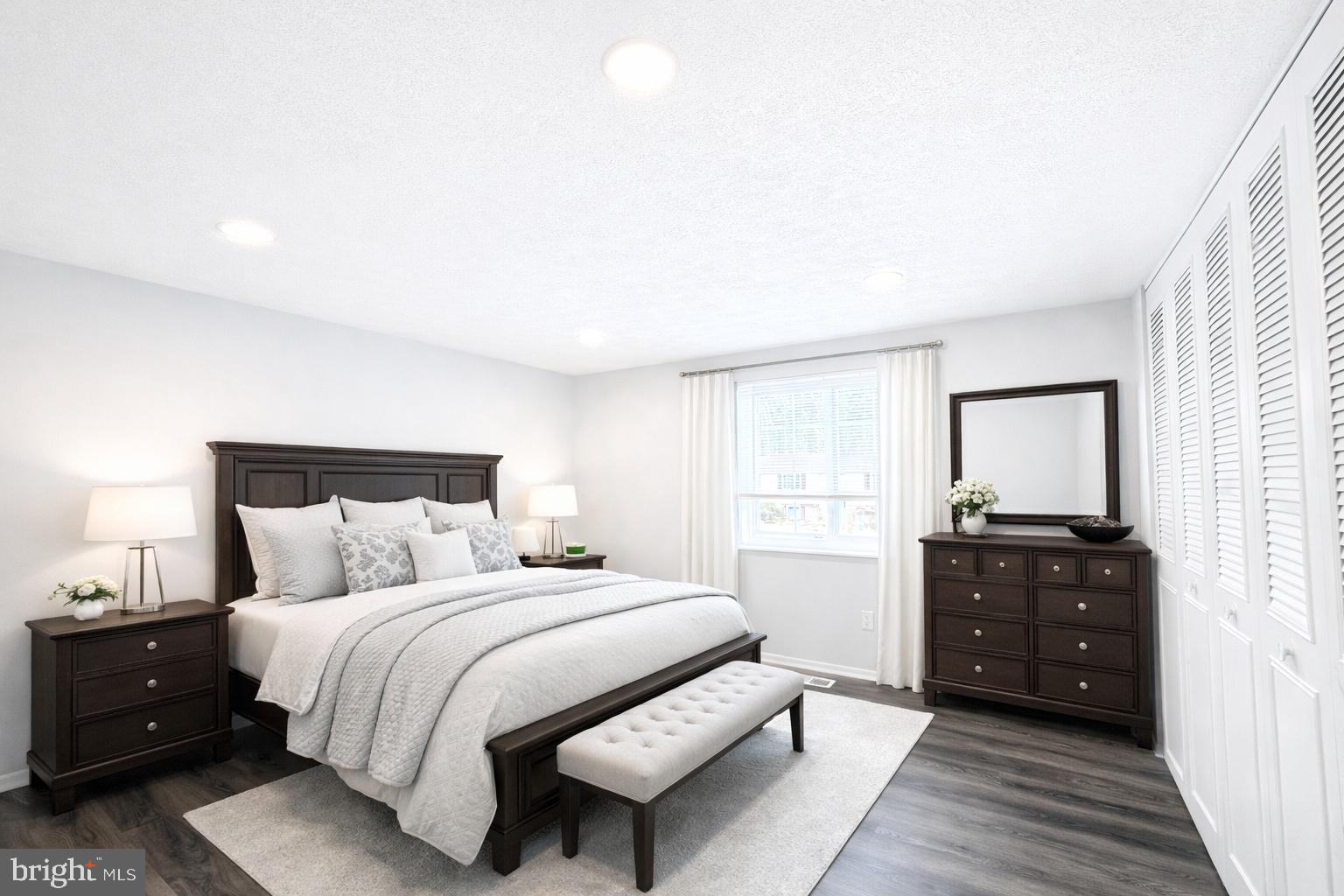 EDGELEA WOODS - Residential