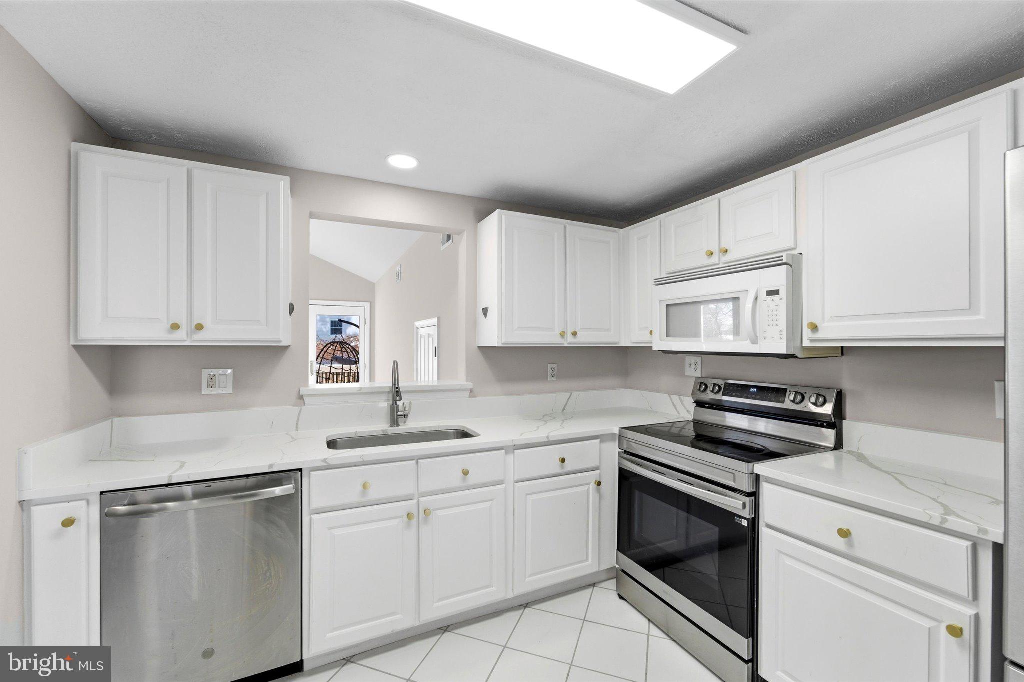 EDGELEA WOODS - Residential