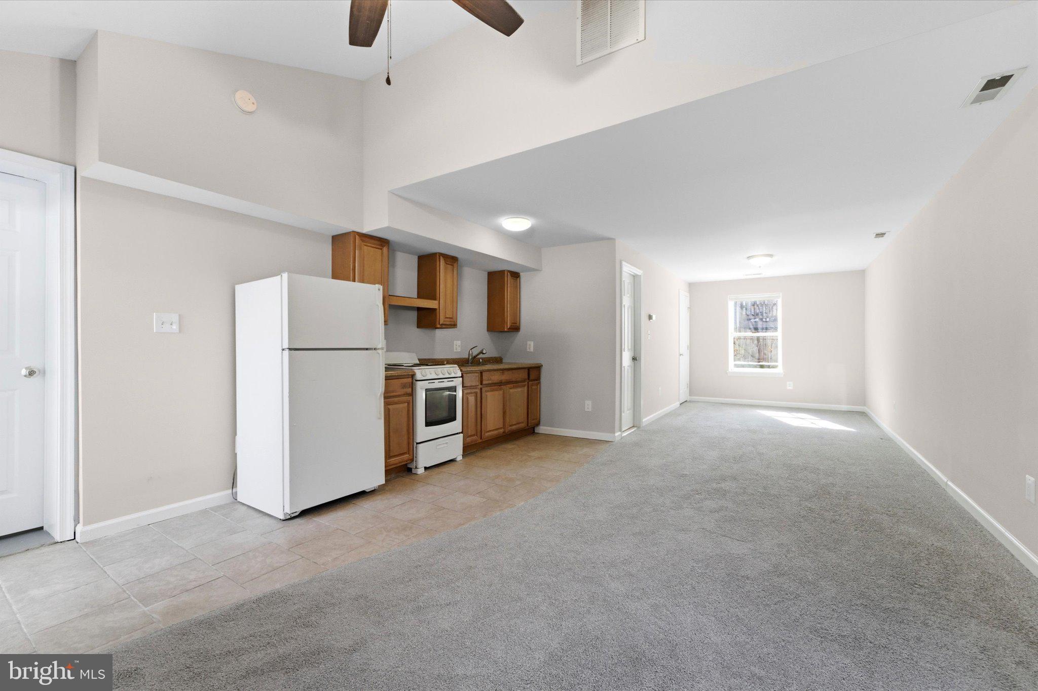 EDGELEA WOODS - Residential