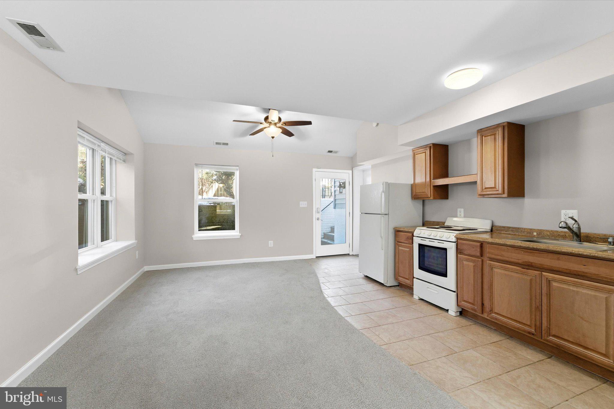 EDGELEA WOODS - Residential