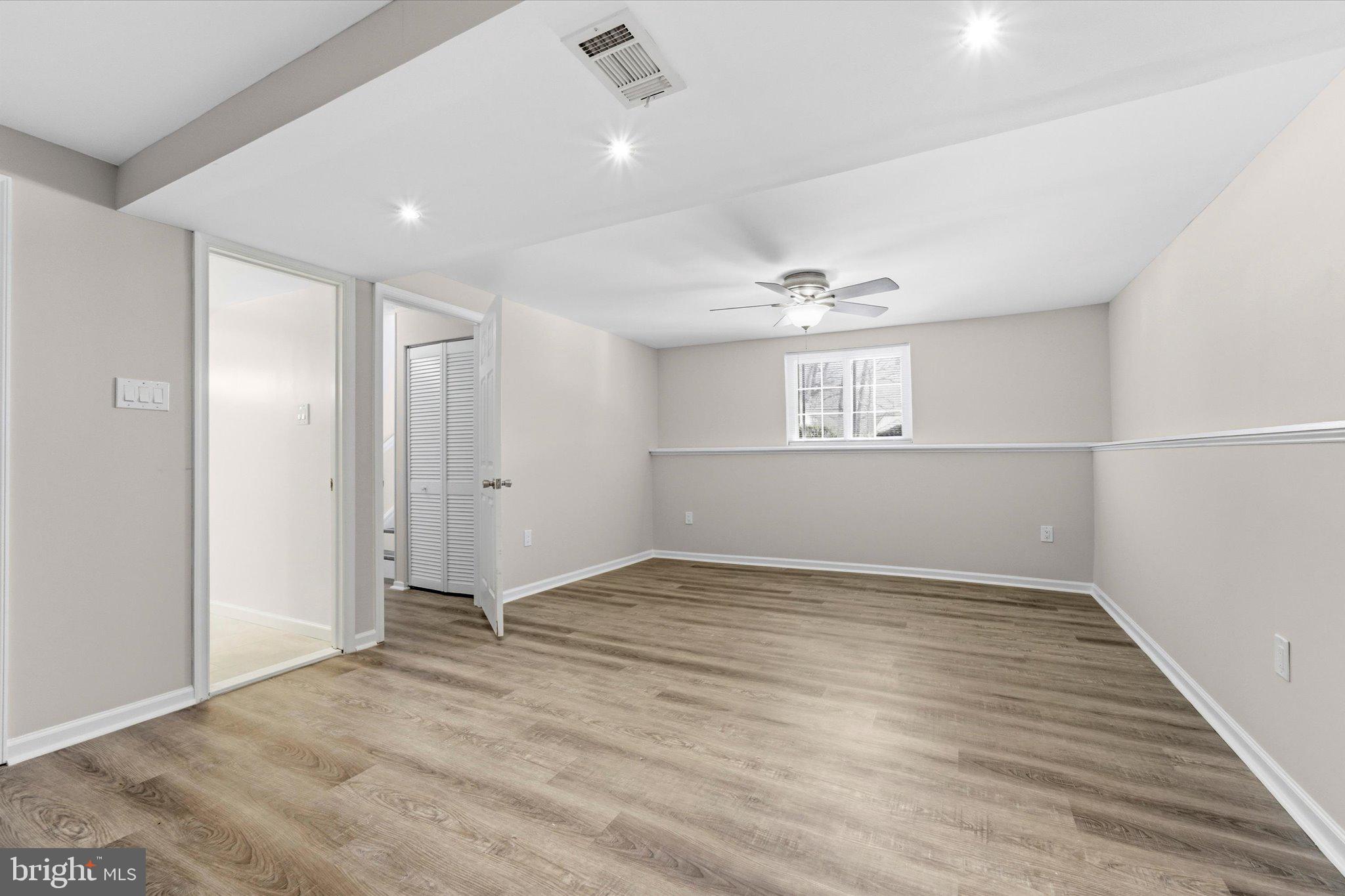 EDGELEA WOODS - Residential