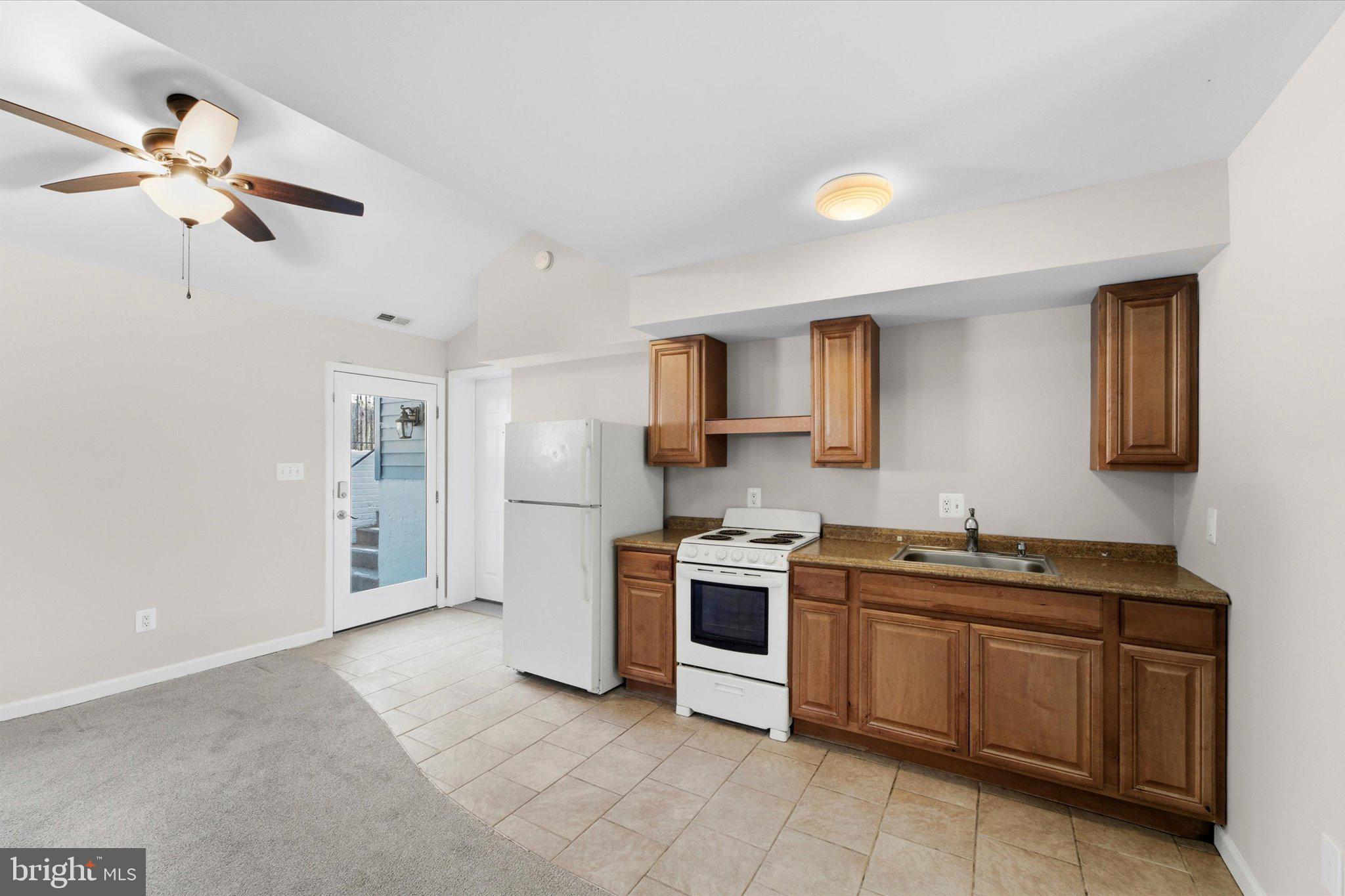 EDGELEA WOODS - Residential