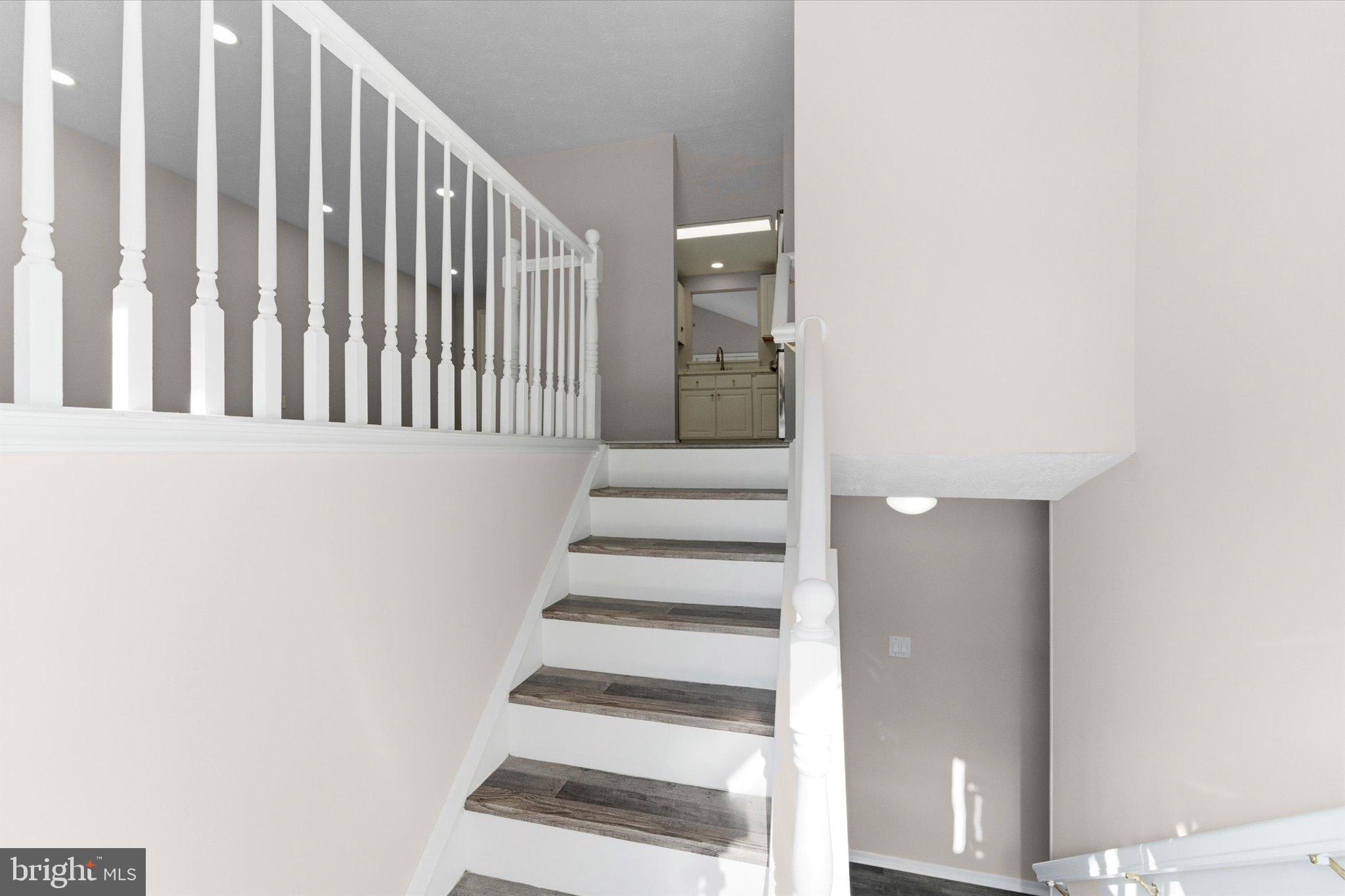 EDGELEA WOODS - Residential