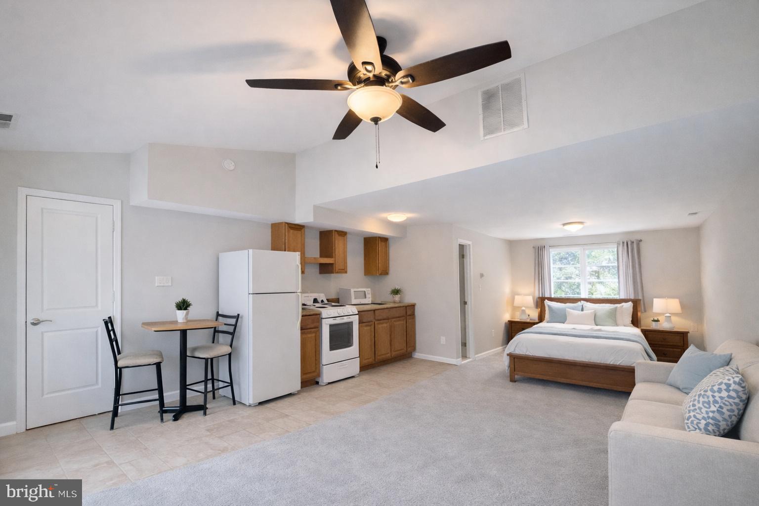 EDGELEA WOODS - Residential