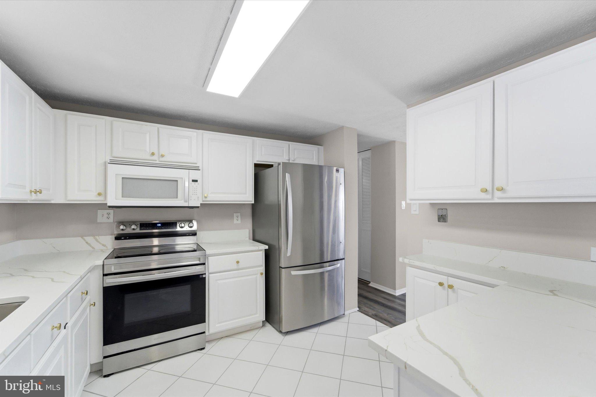 EDGELEA WOODS - Residential